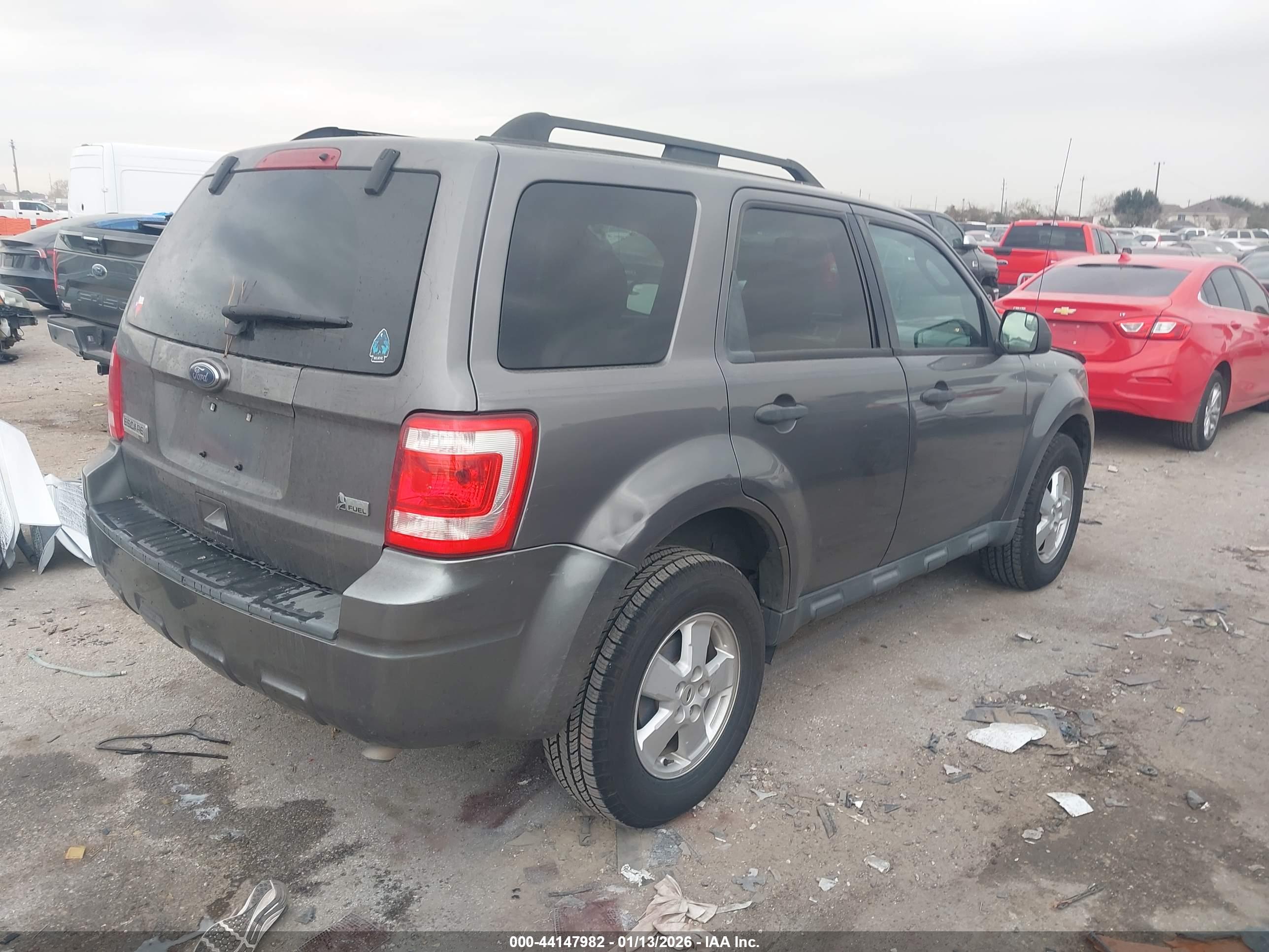 FORD ESCAPE image 4