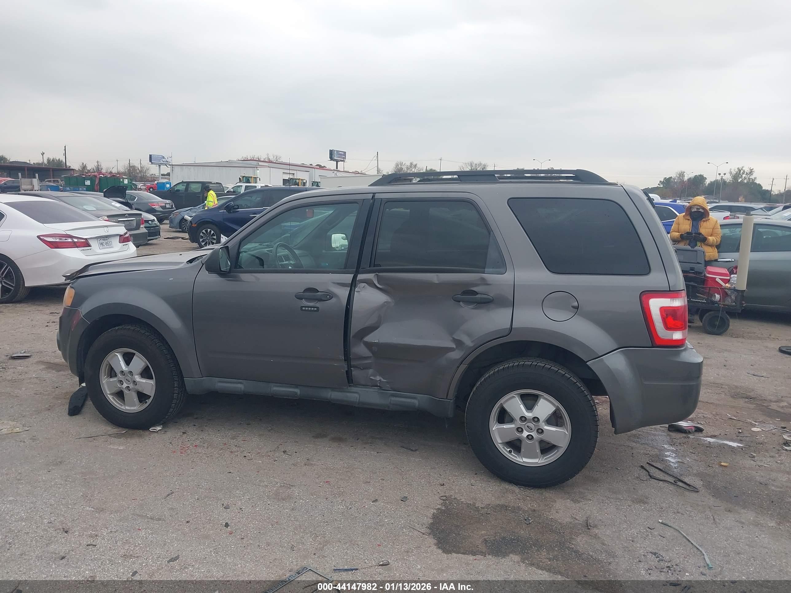 FORD ESCAPE image 6