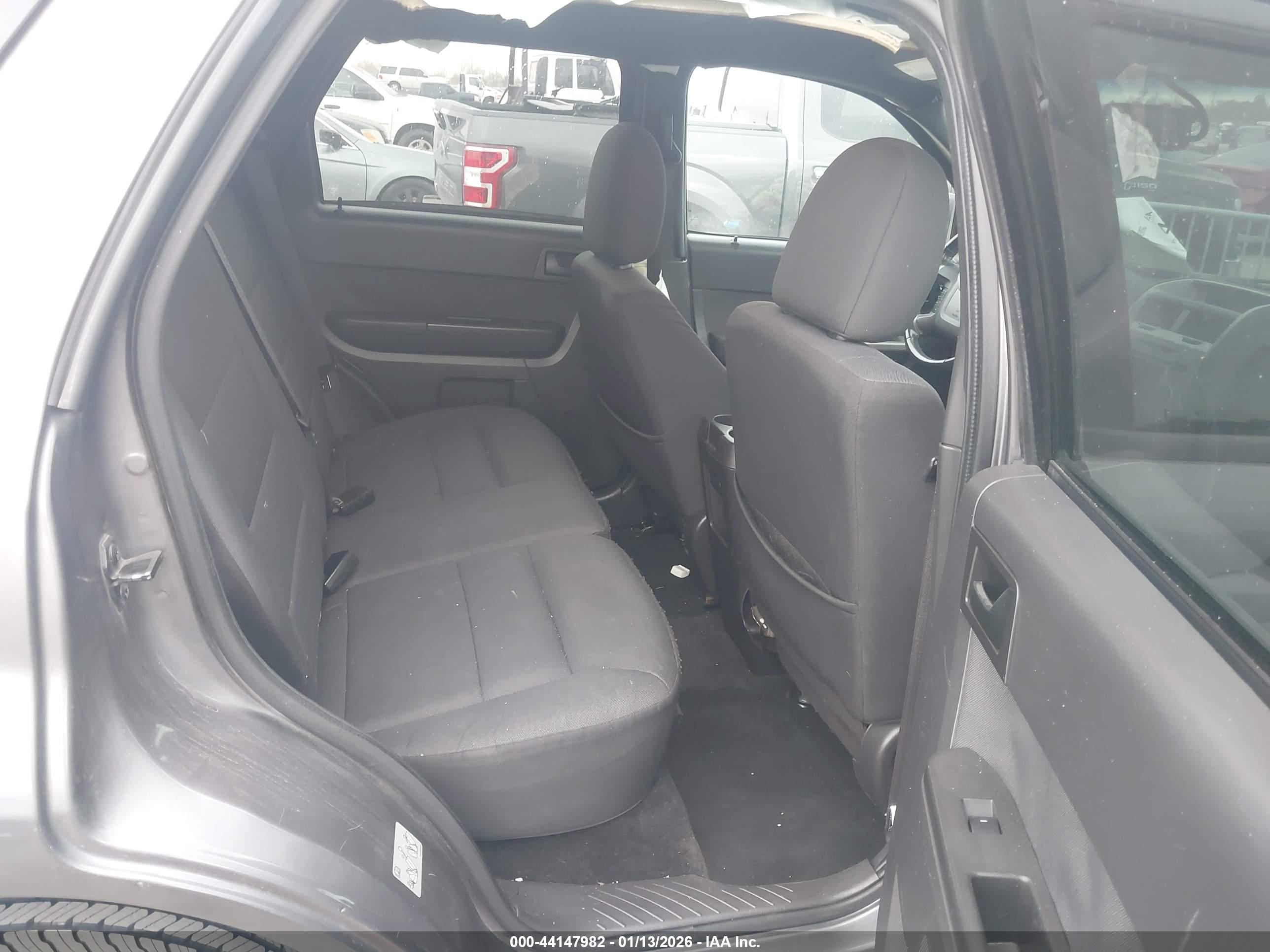FORD ESCAPE image 8