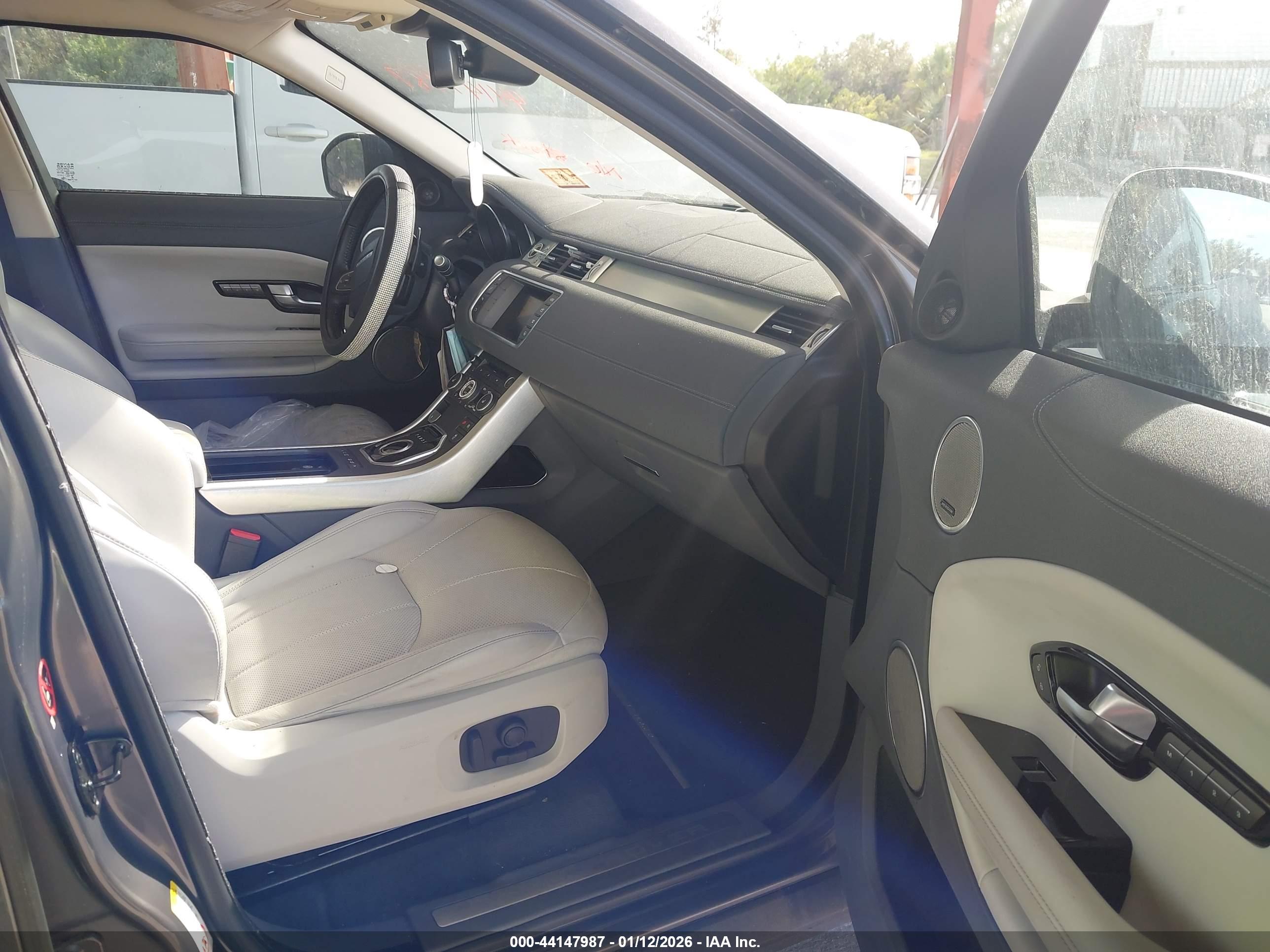 LAND ROVER image 5