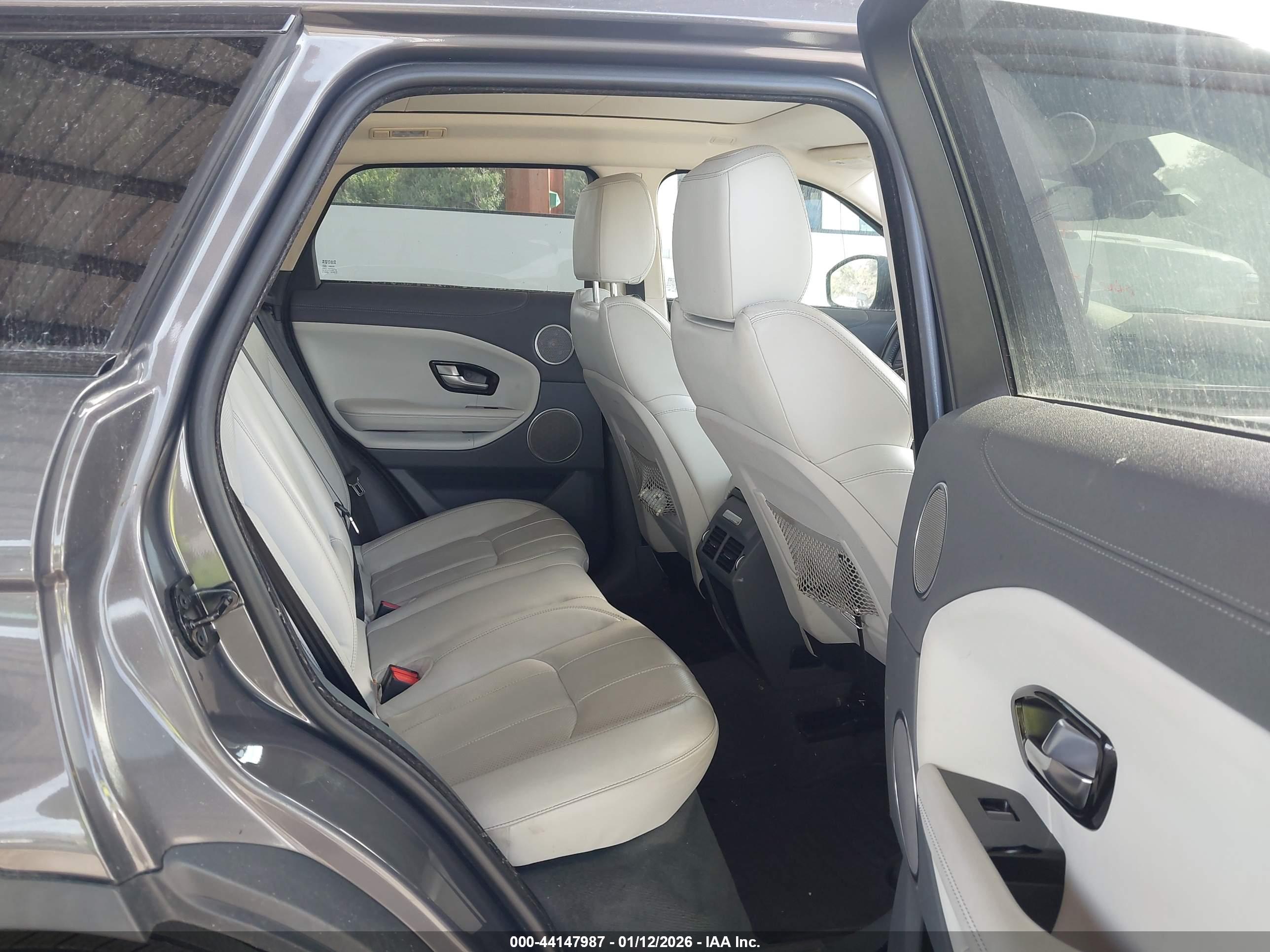 LAND ROVER image 8