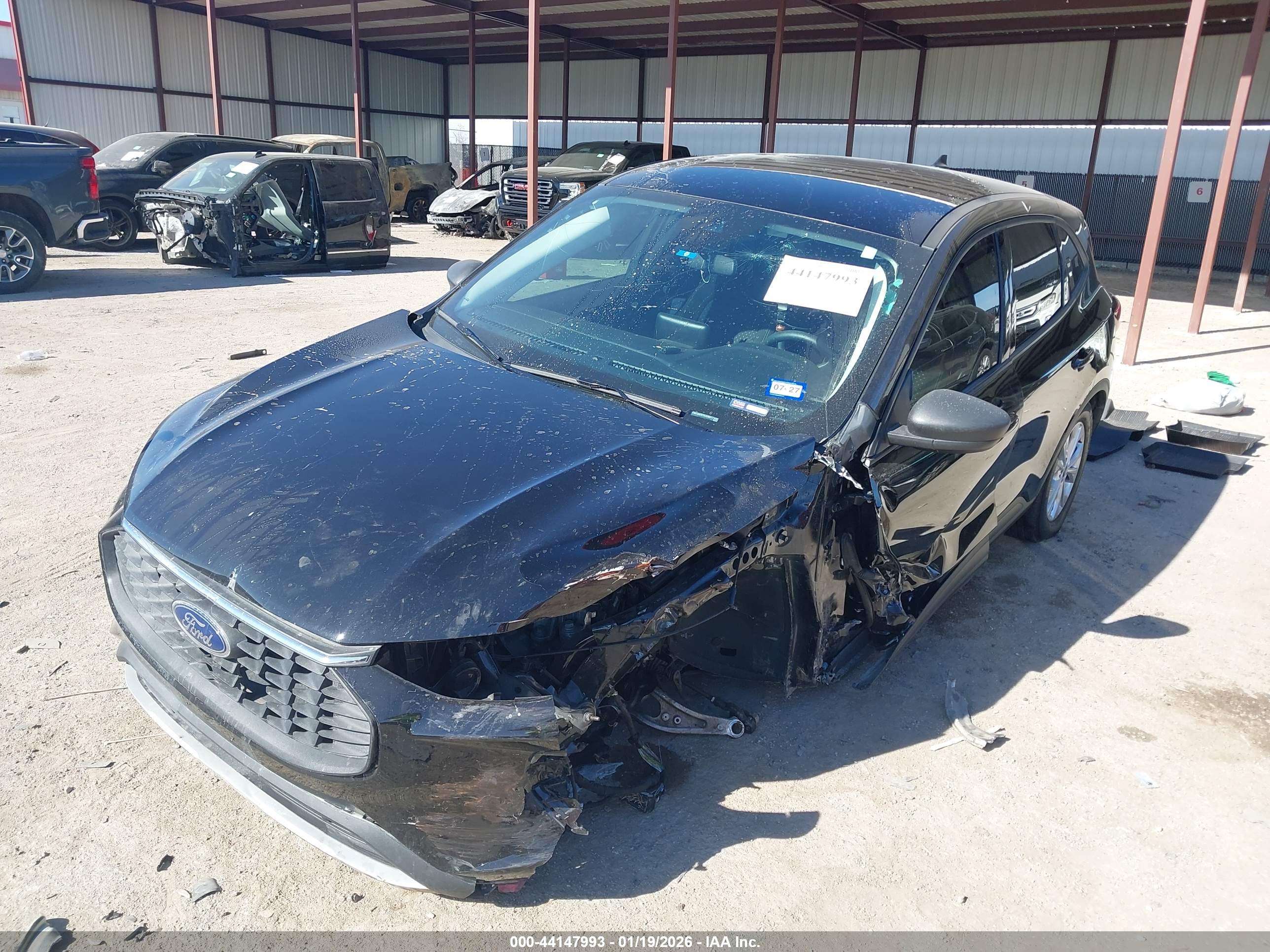 FORD ESCAPE image 2