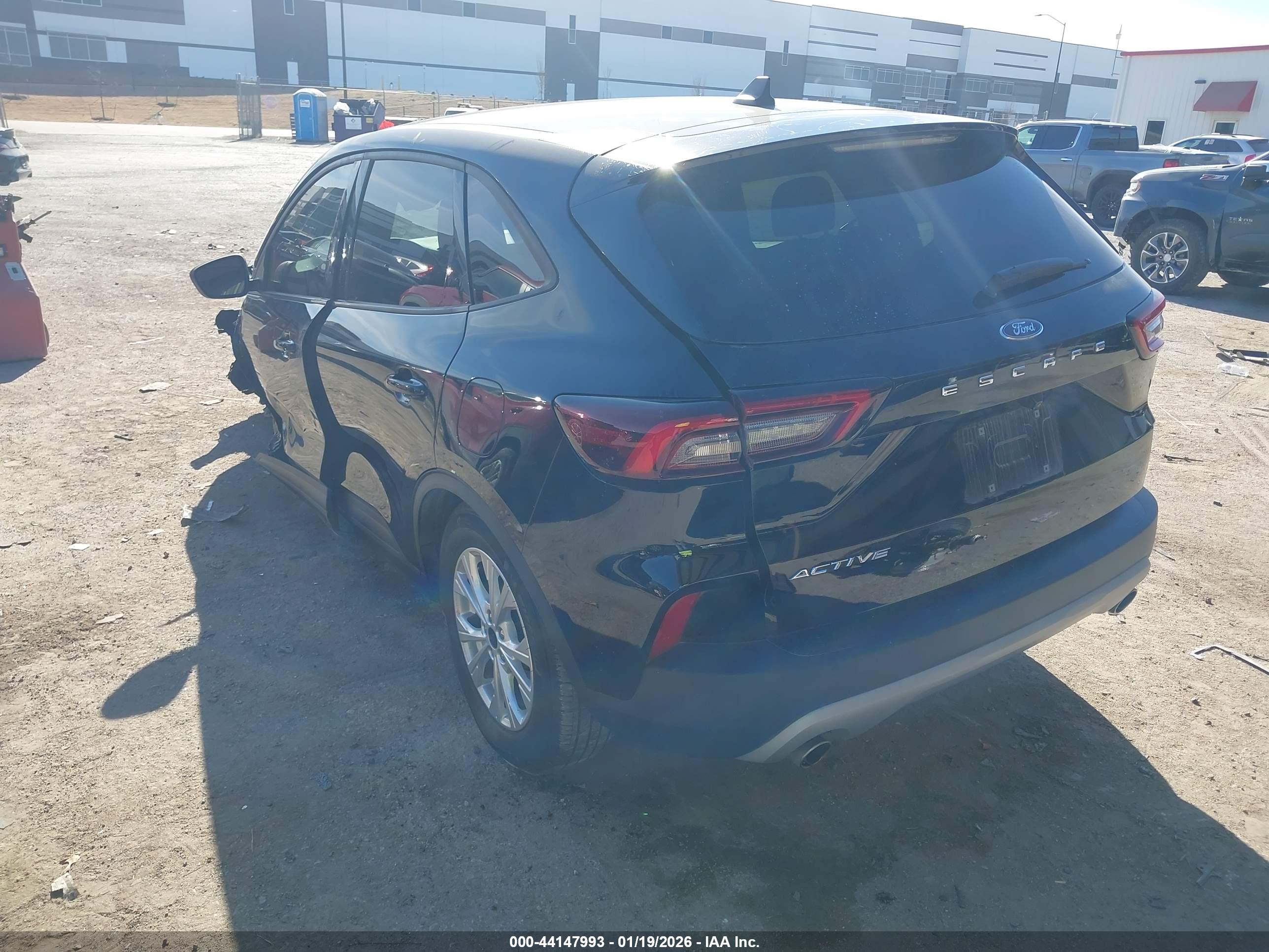 FORD ESCAPE image 3