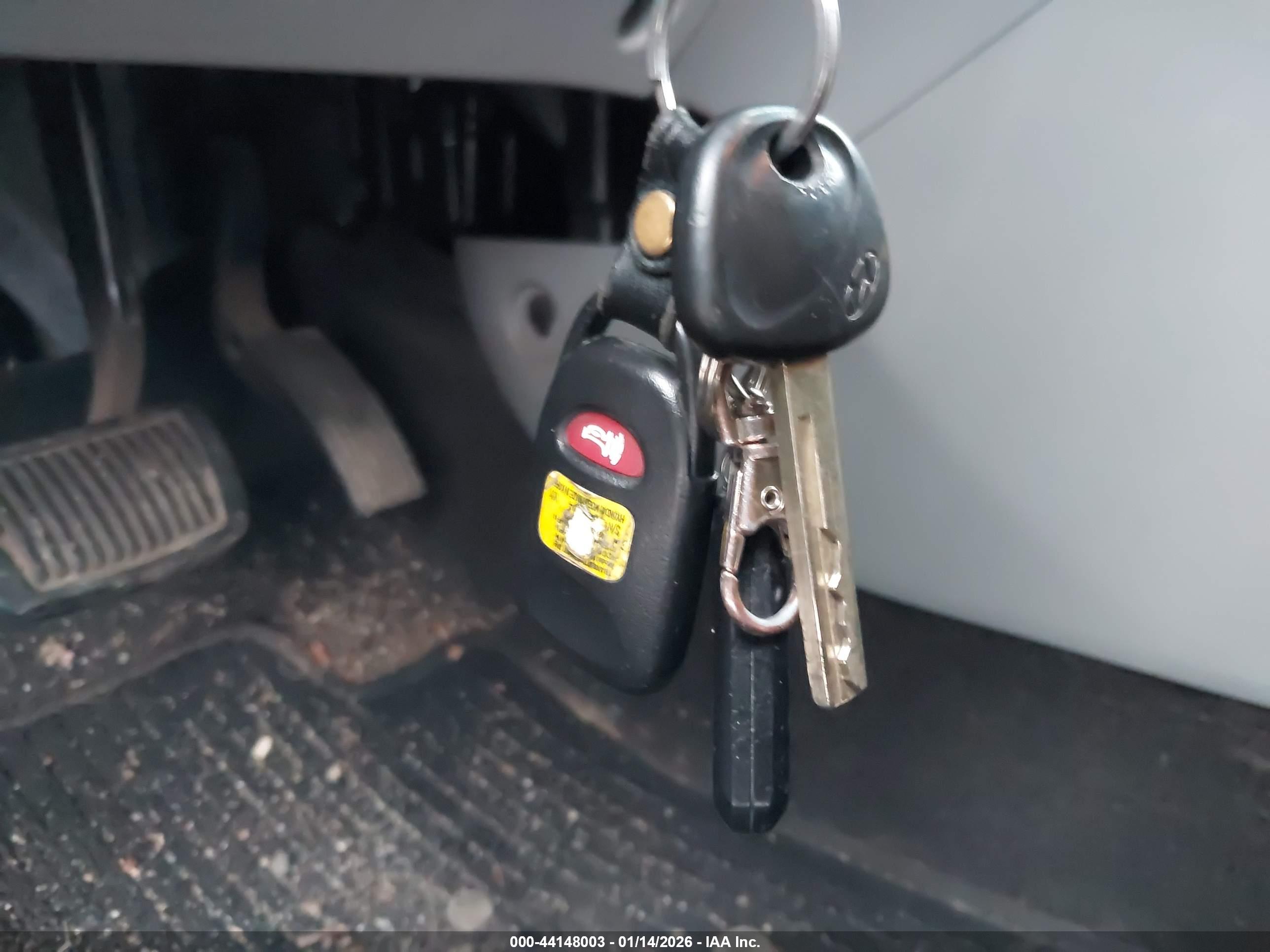 HYUNDAI ACCENT image 11