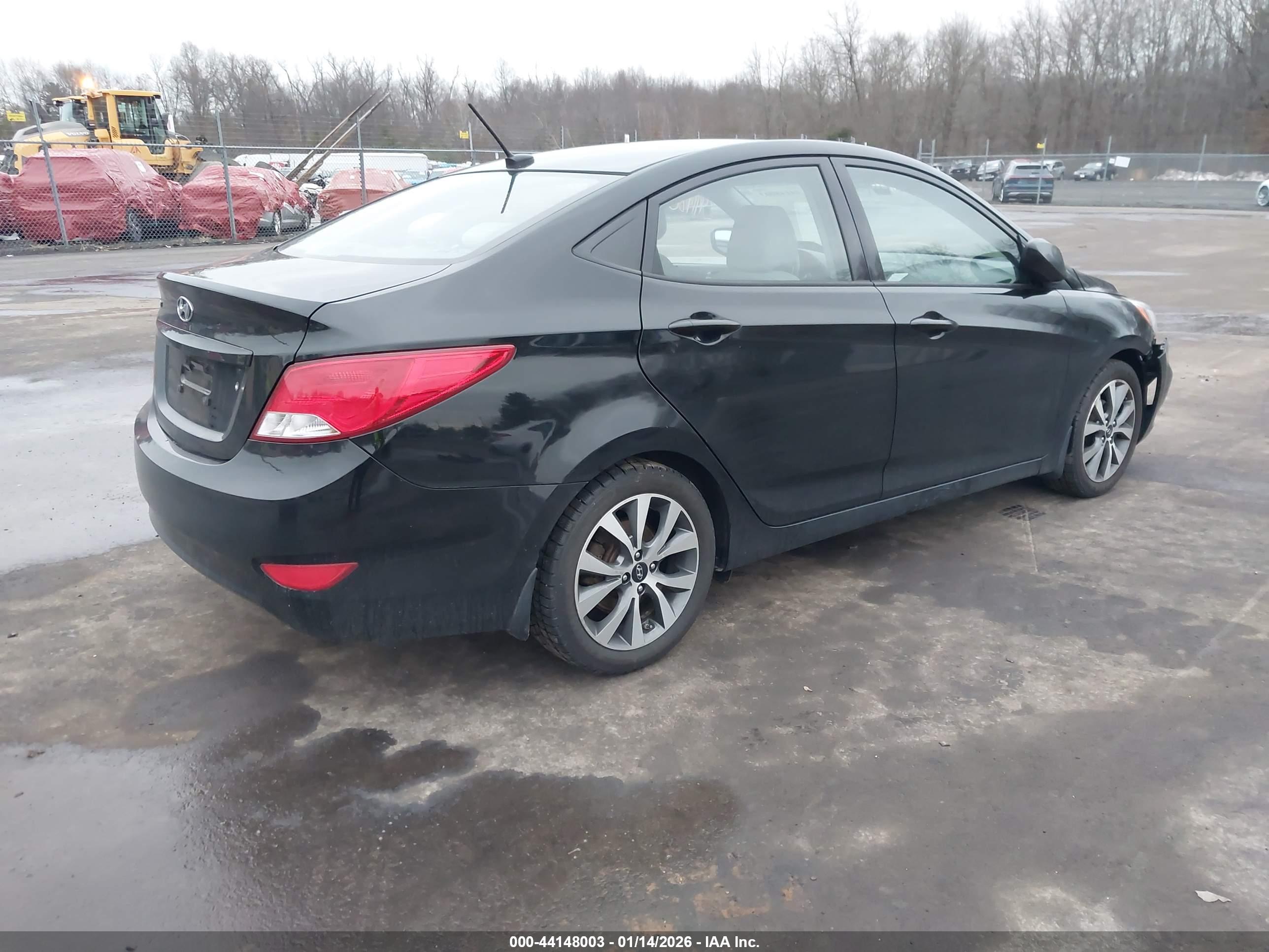 HYUNDAI ACCENT image 4