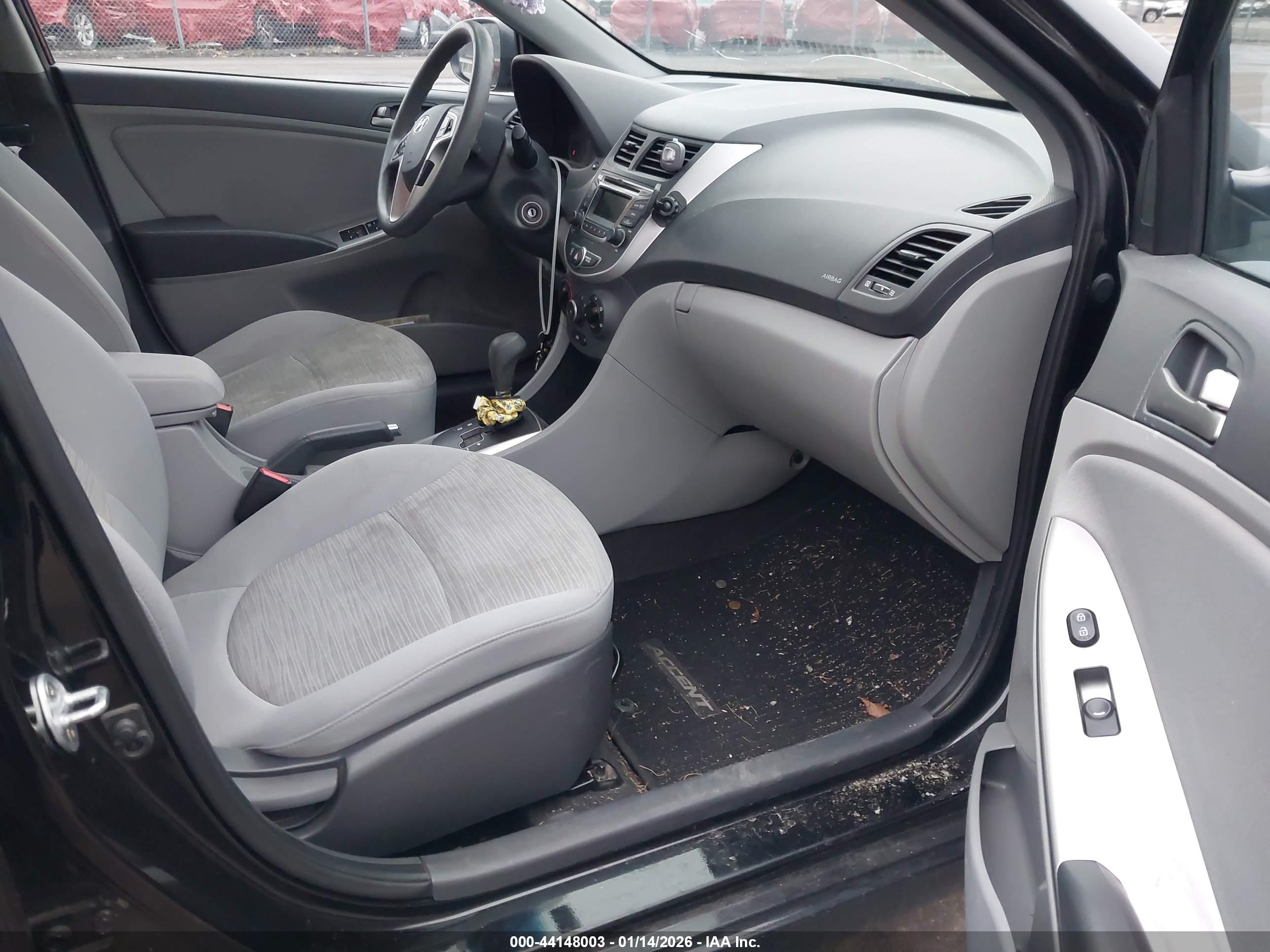 HYUNDAI ACCENT image 5