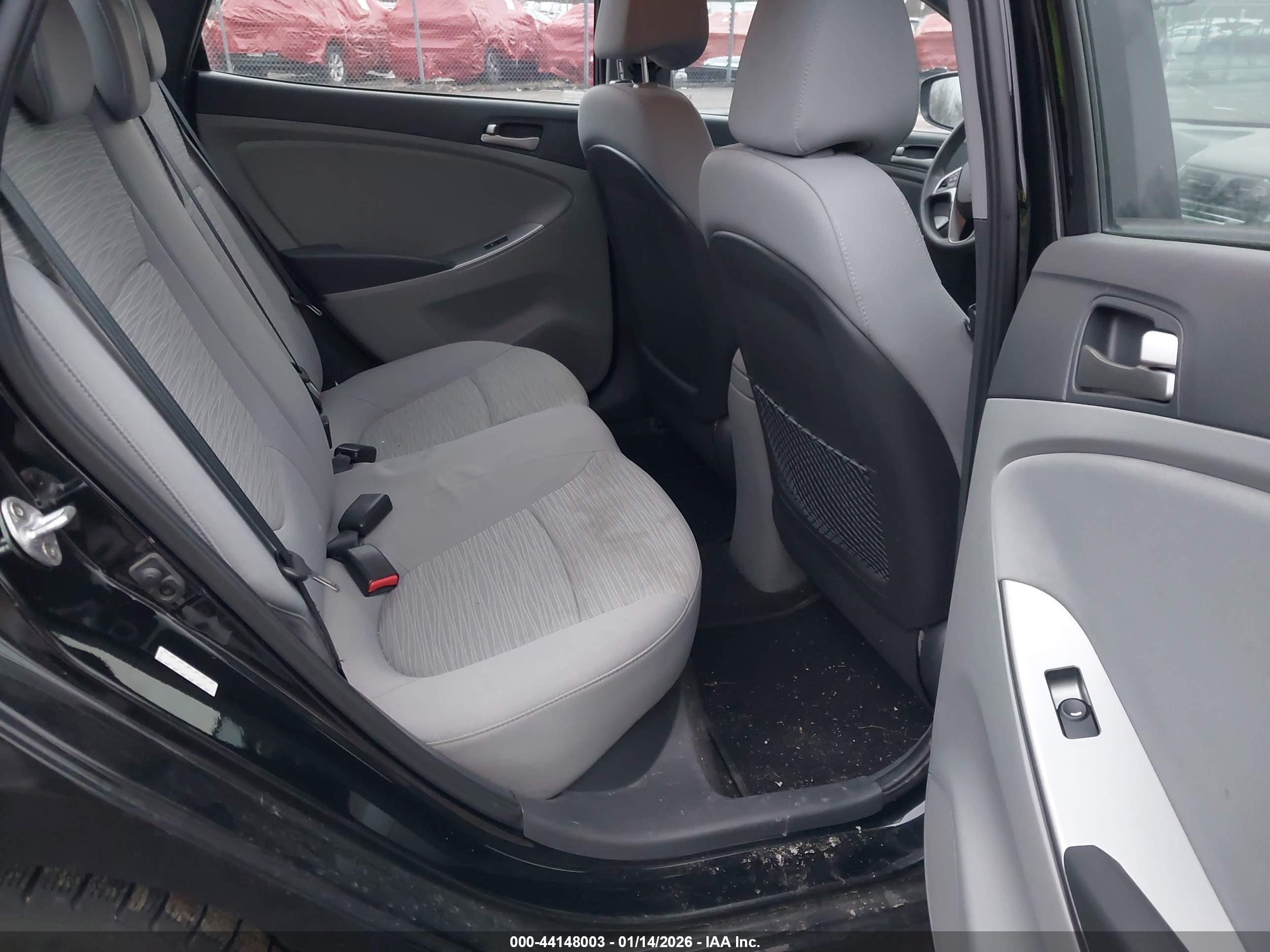HYUNDAI ACCENT image 8