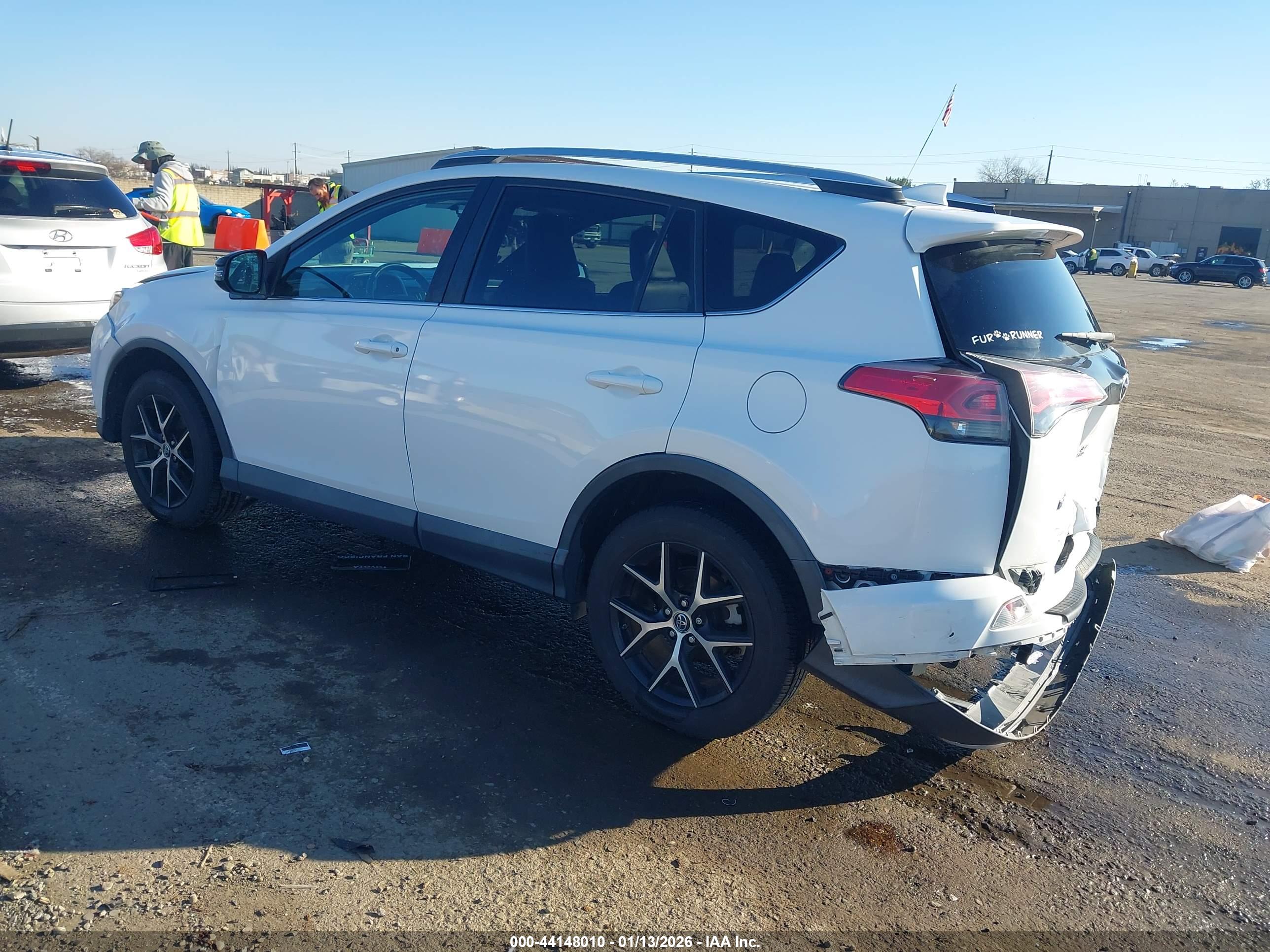 TOYOTA RAV4 image 3
