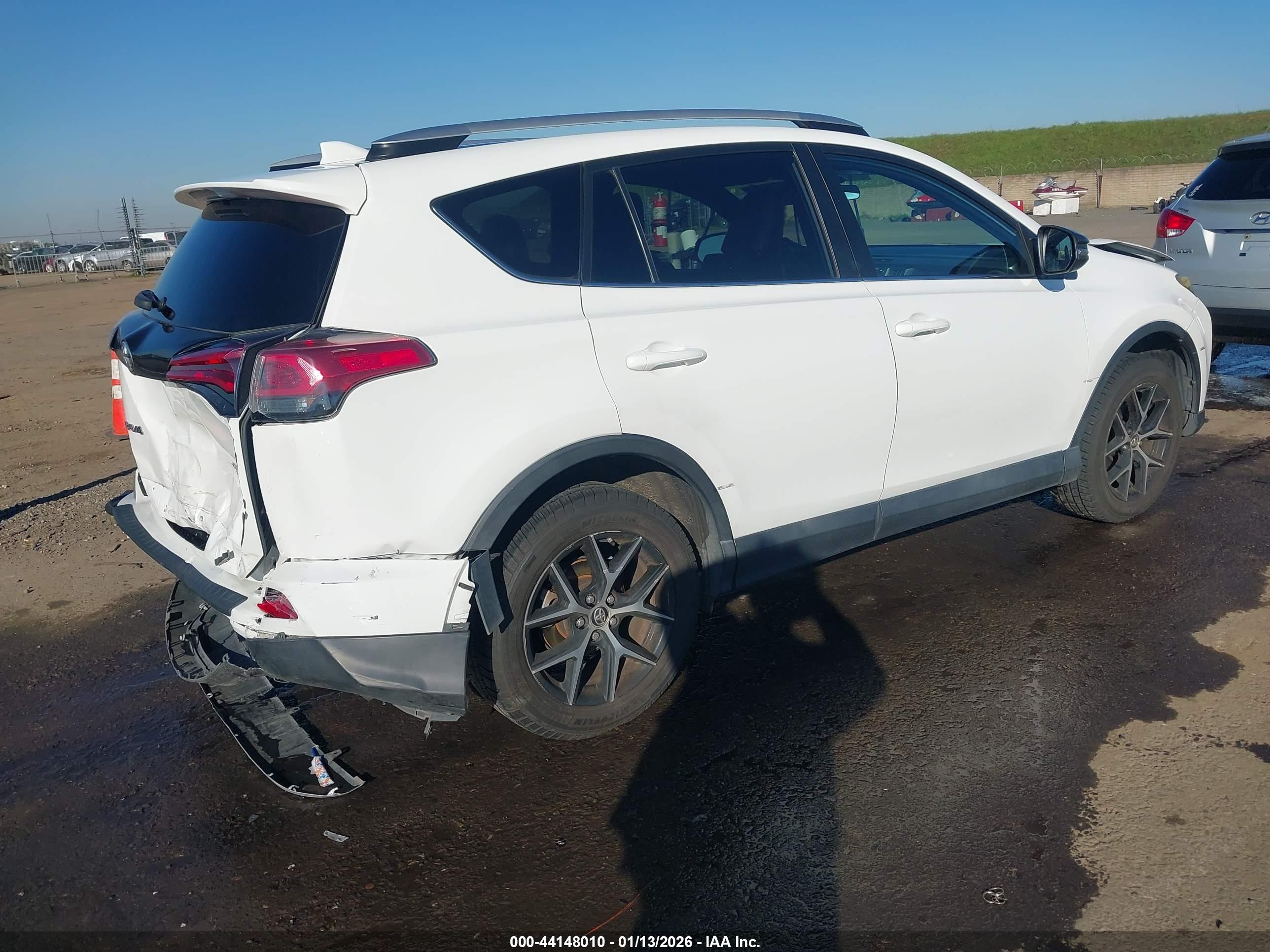 TOYOTA RAV4 image 4
