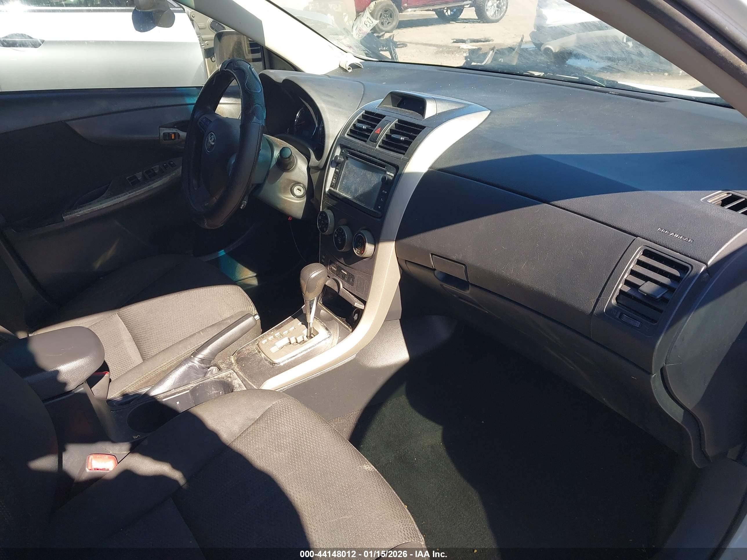 TOYOTA COROLLA image 5