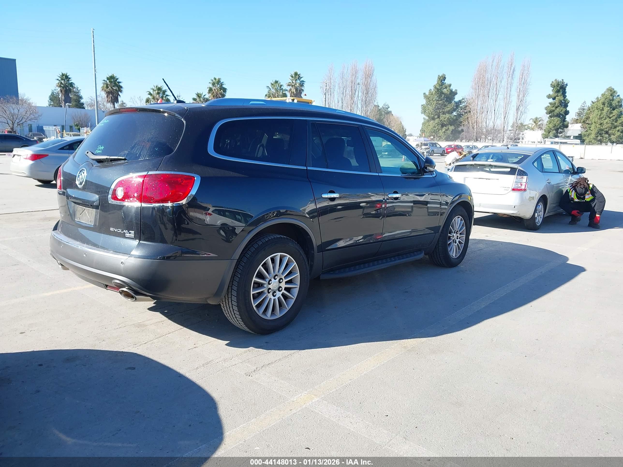 BUICK ENCLAVE image 4