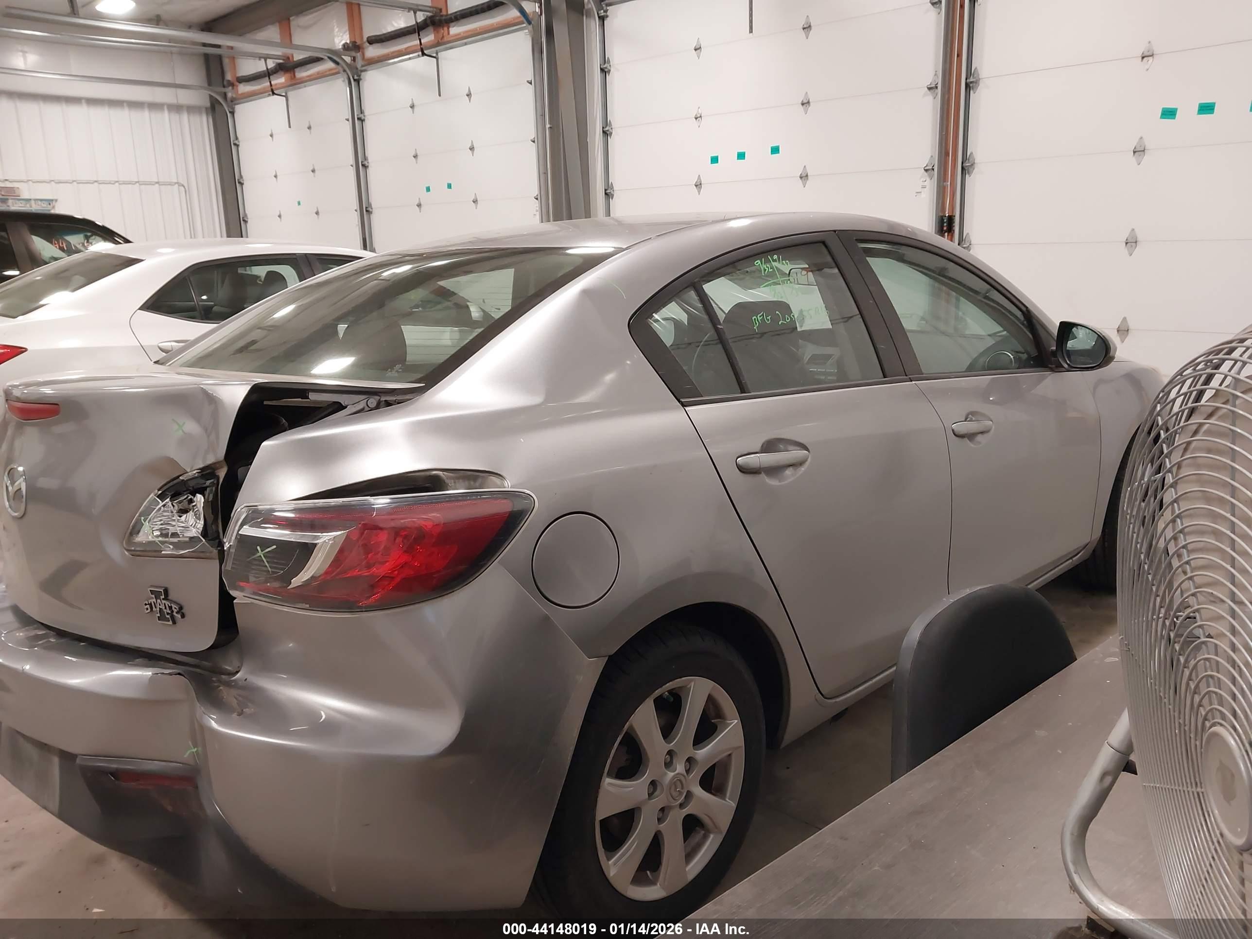 MAZDA MAZDA3 image 4