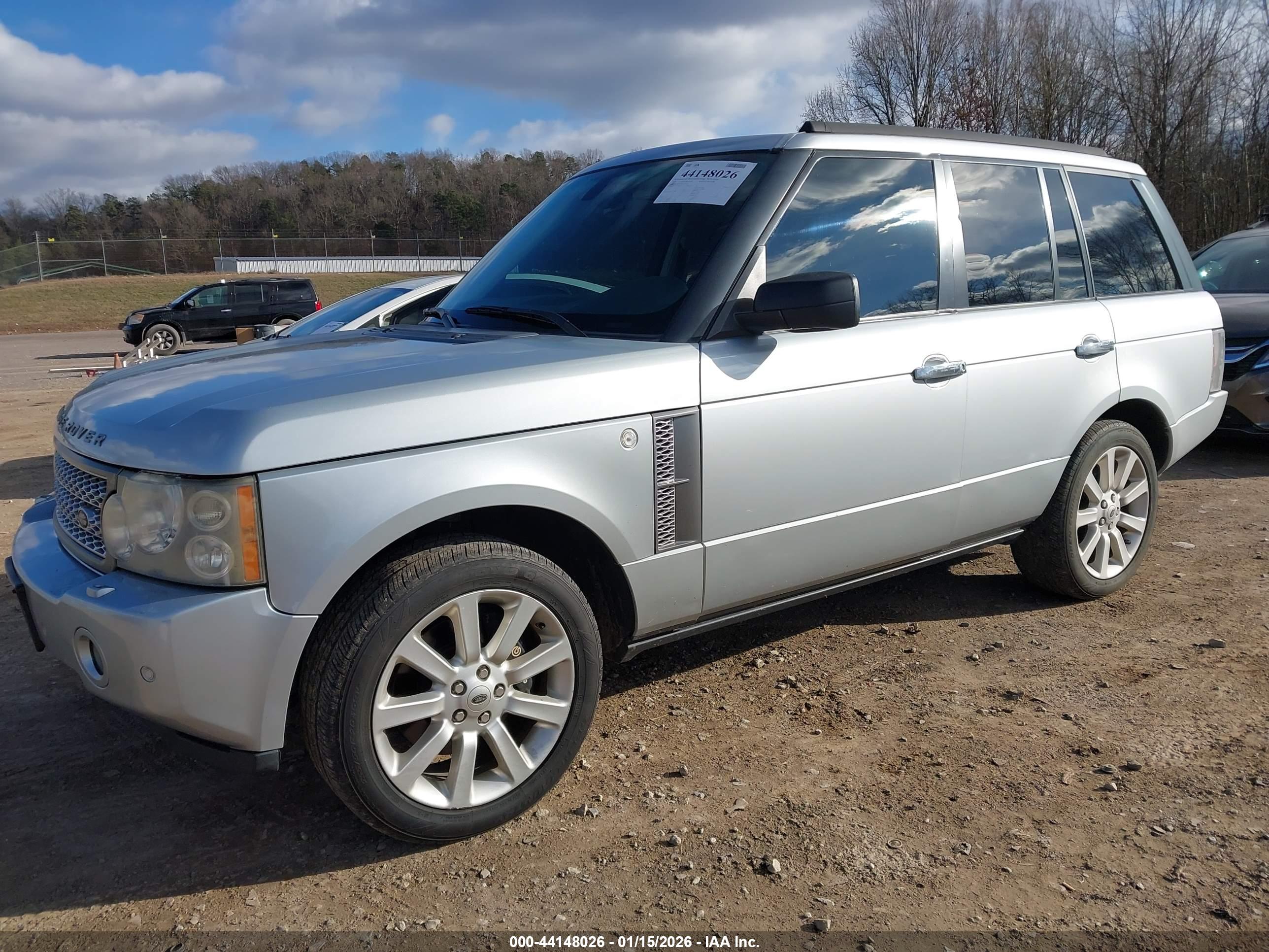LAND ROVER image 2