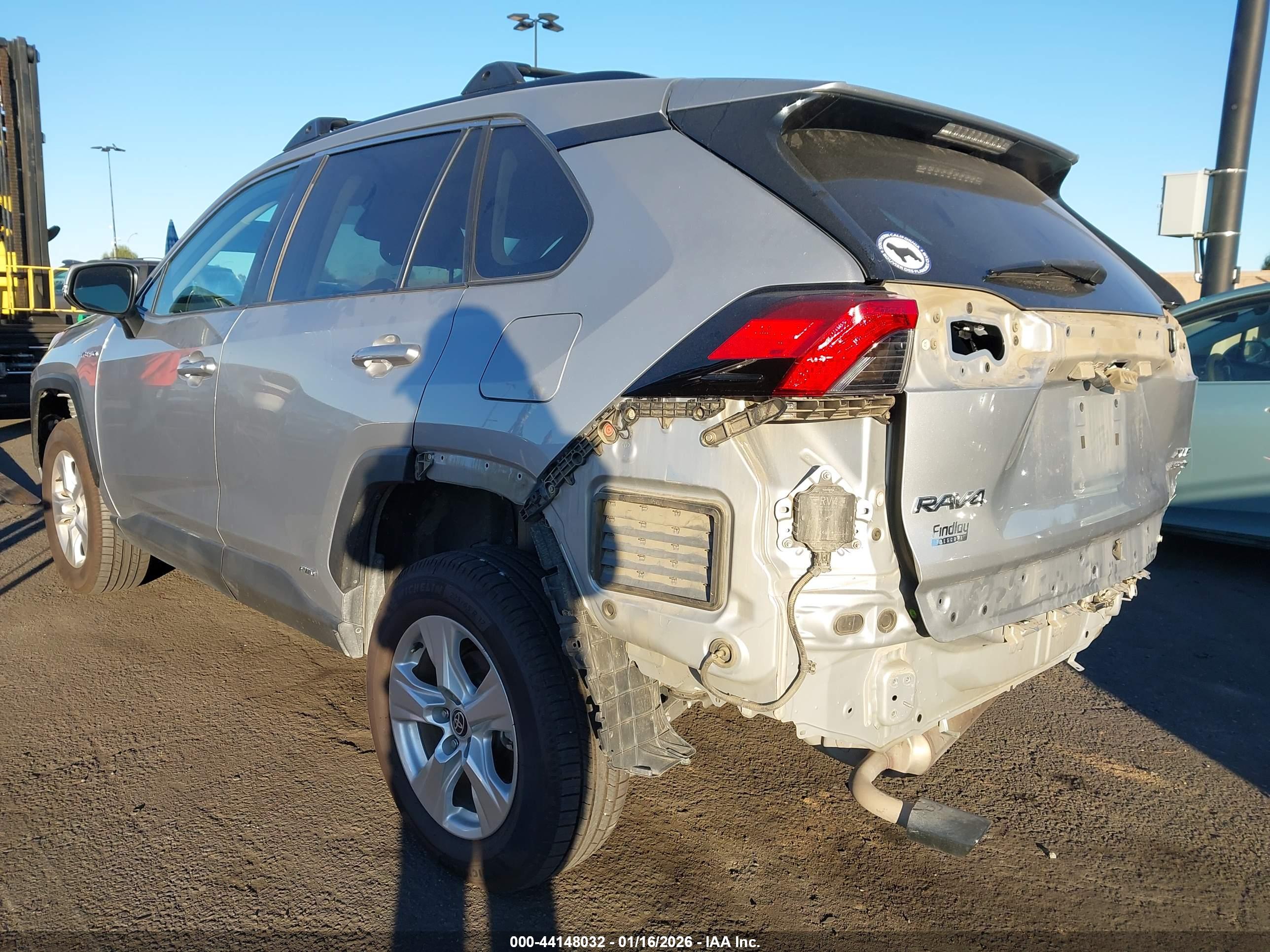 TOYOTA RAV4 image 3