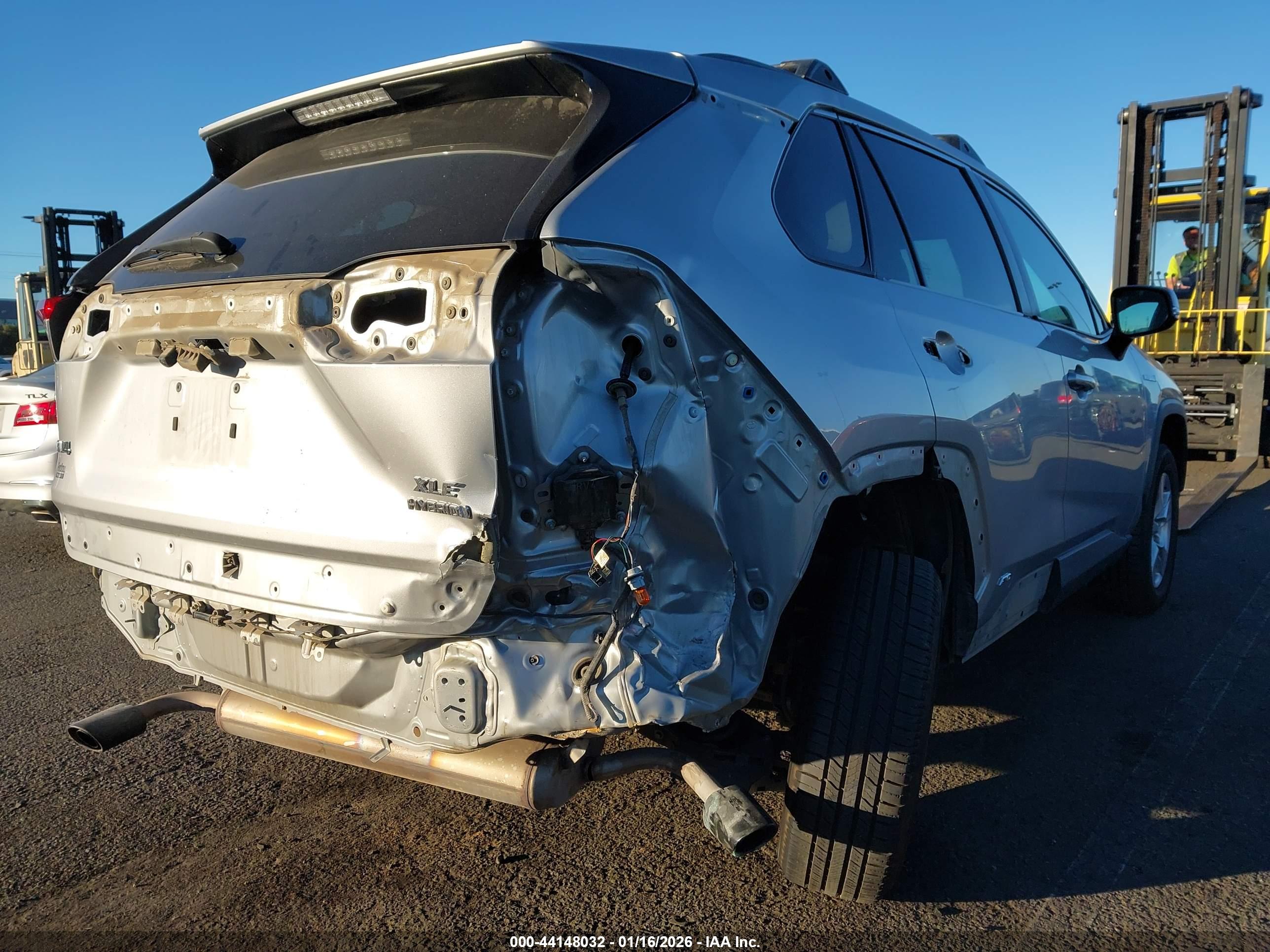 TOYOTA RAV4 image 4