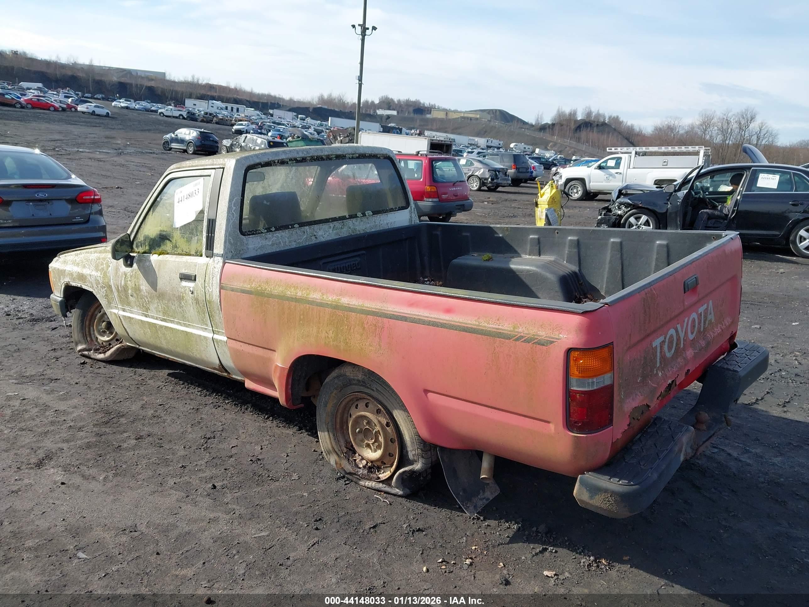 TOYOTA PICKUP image 3