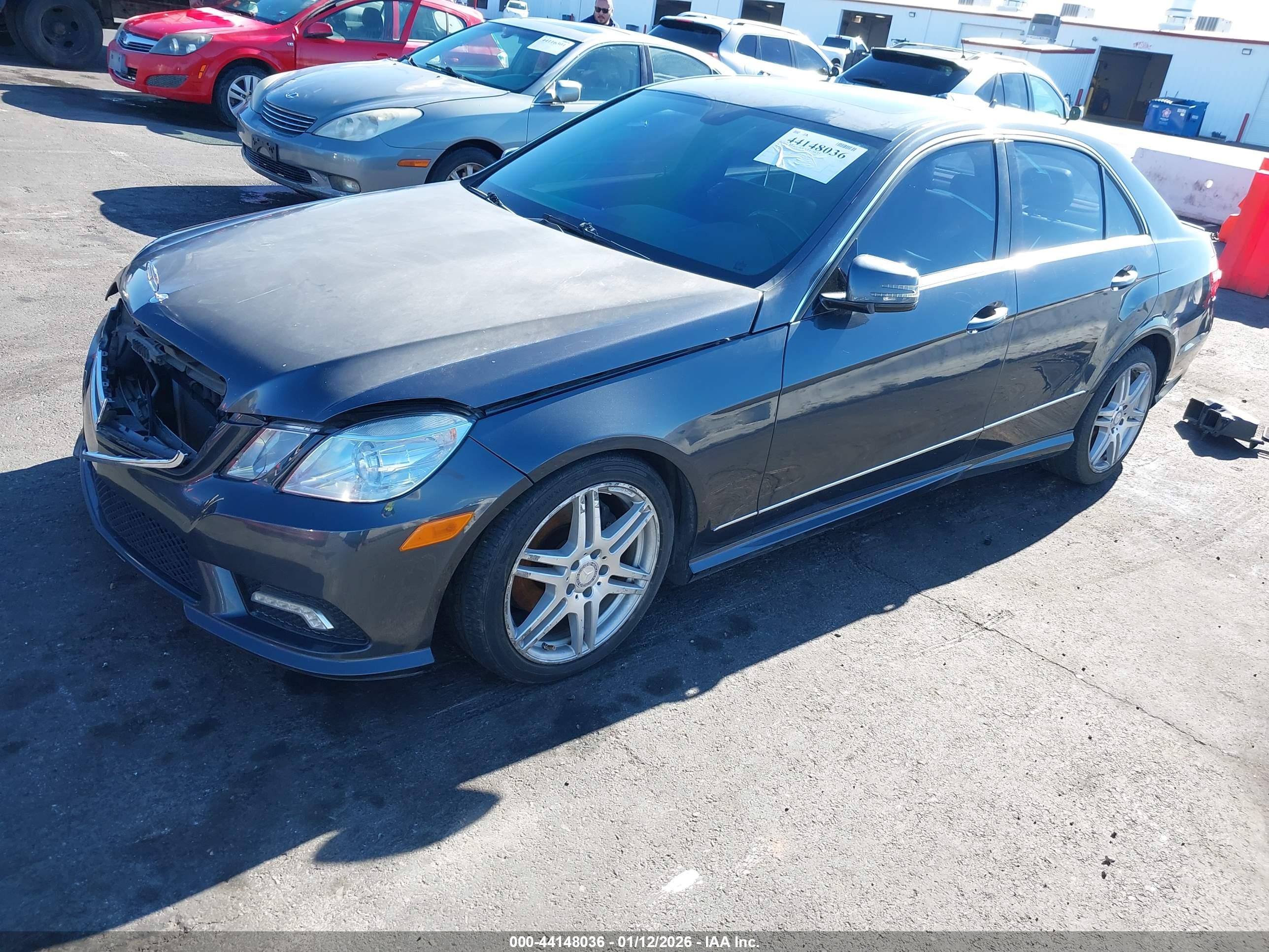 MERCEDES-BENZ E image 2