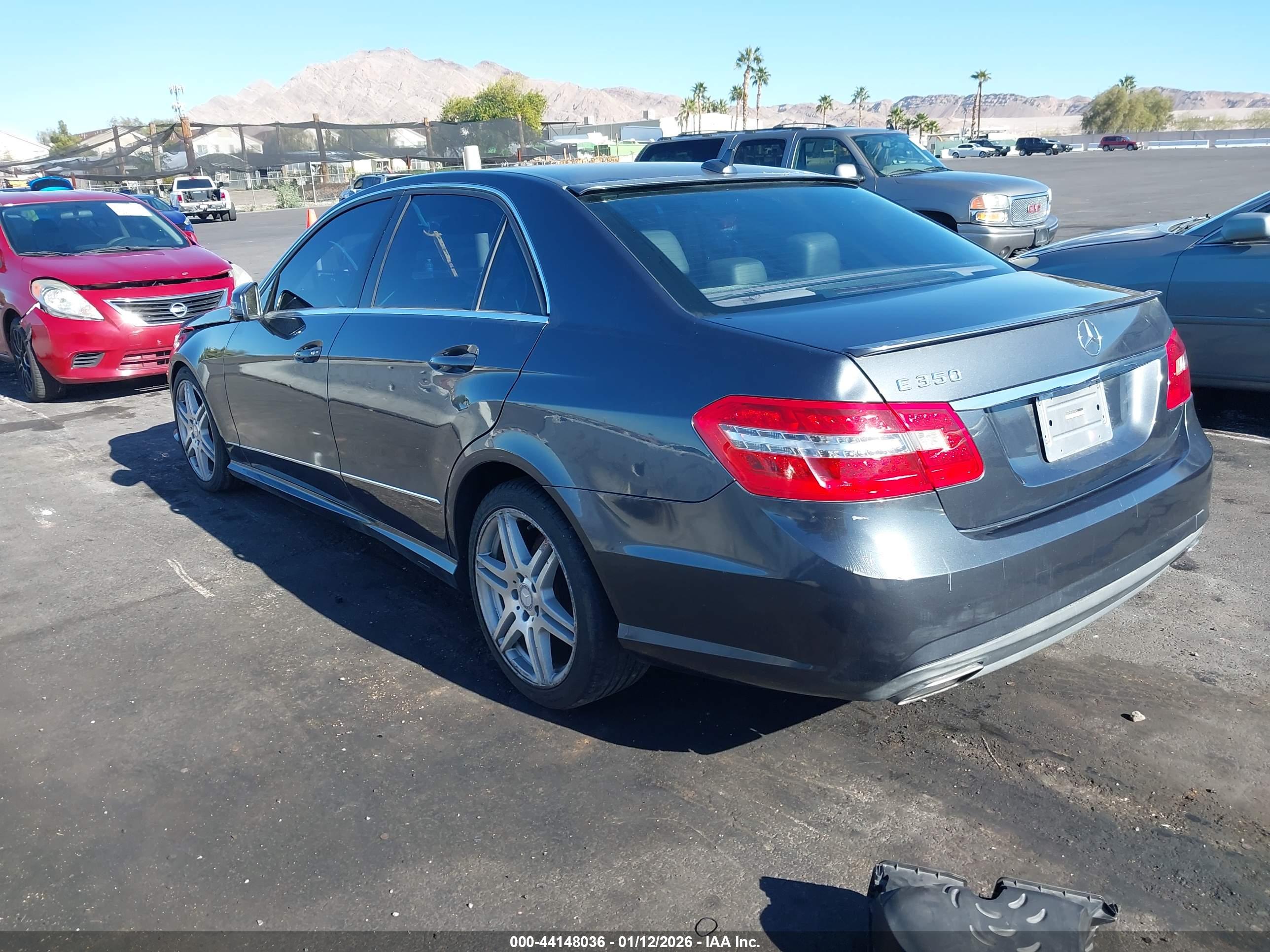 MERCEDES-BENZ E image 3