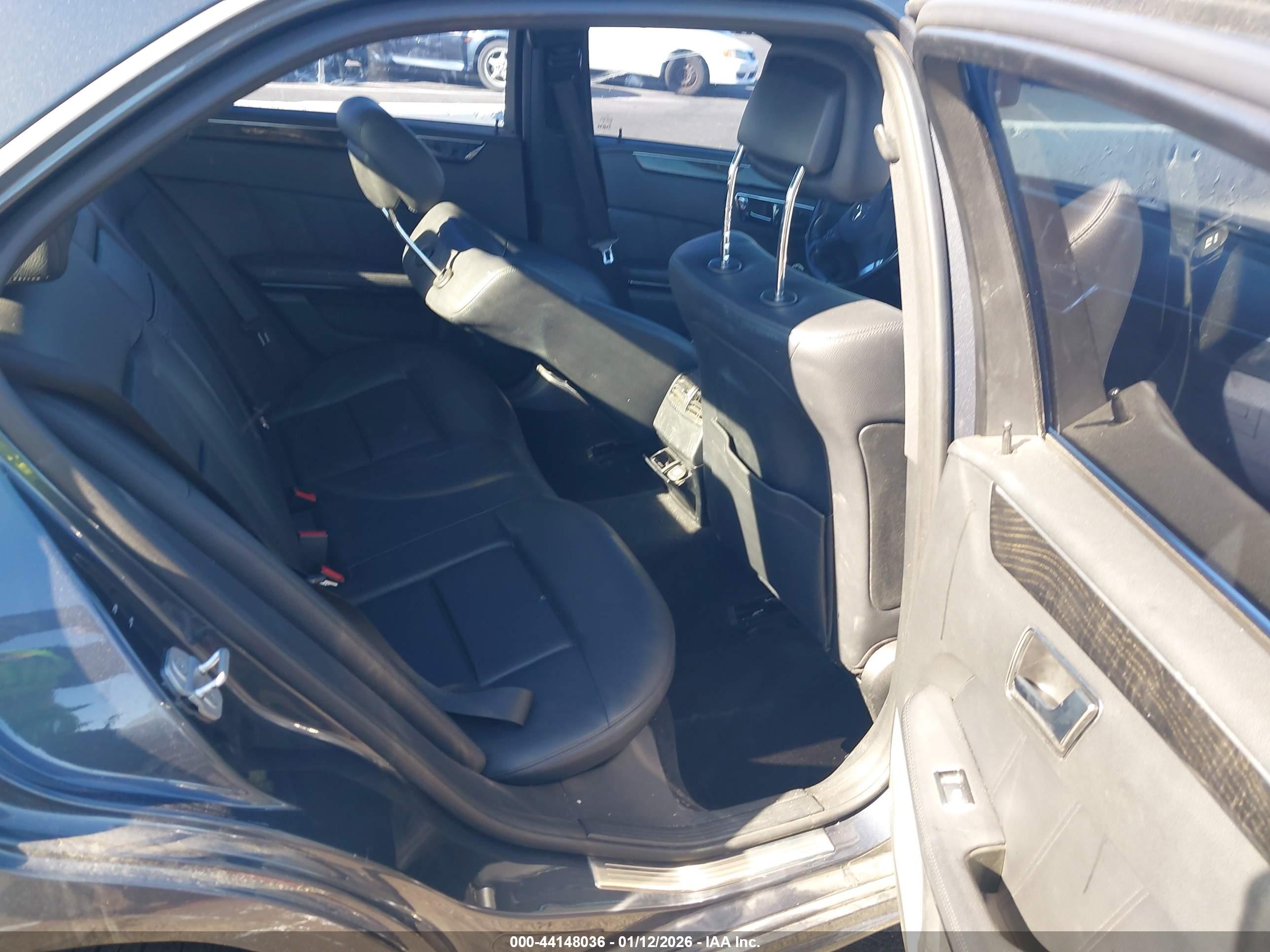 MERCEDES-BENZ E image 8