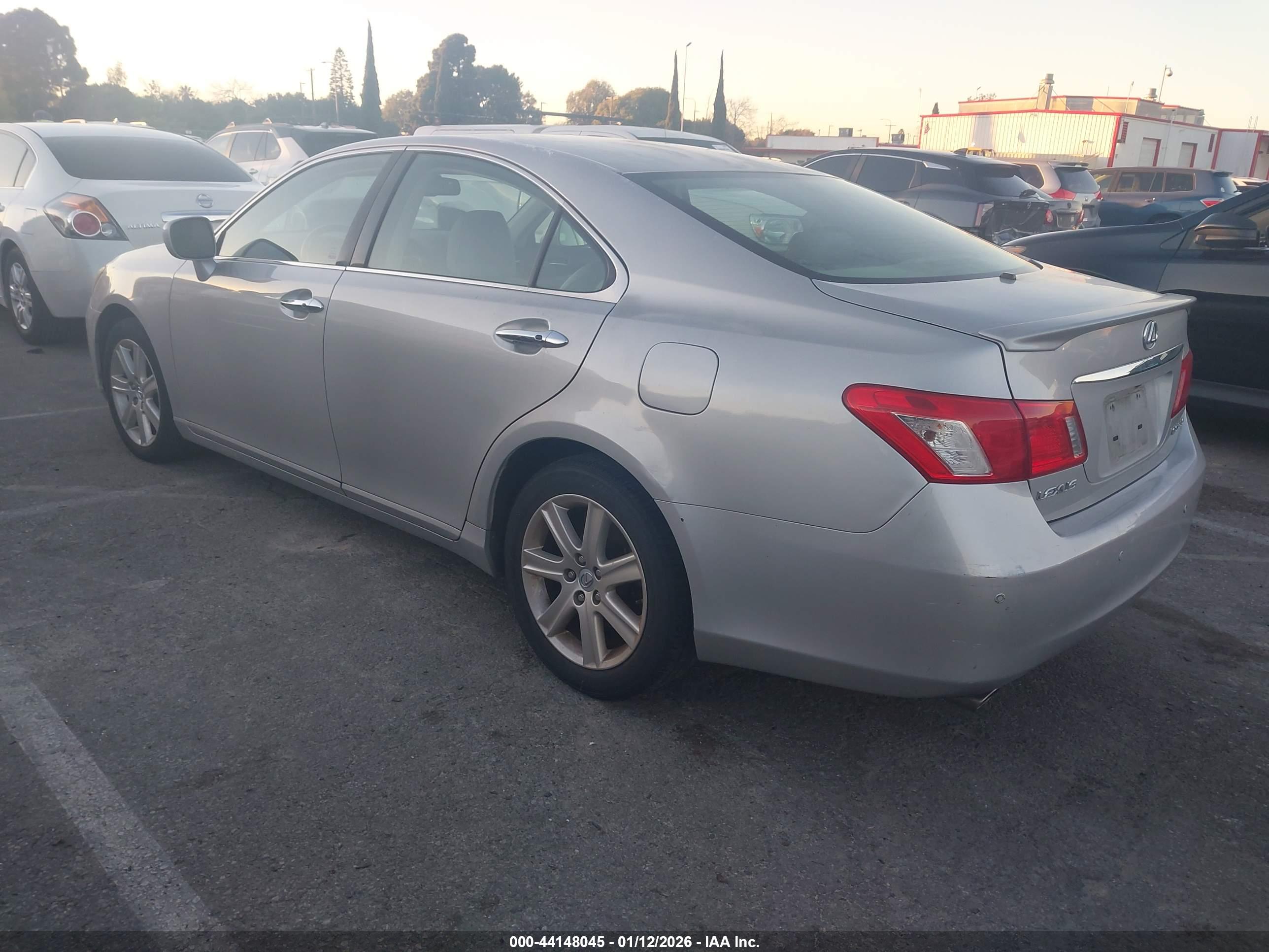 LEXUS ES image 3