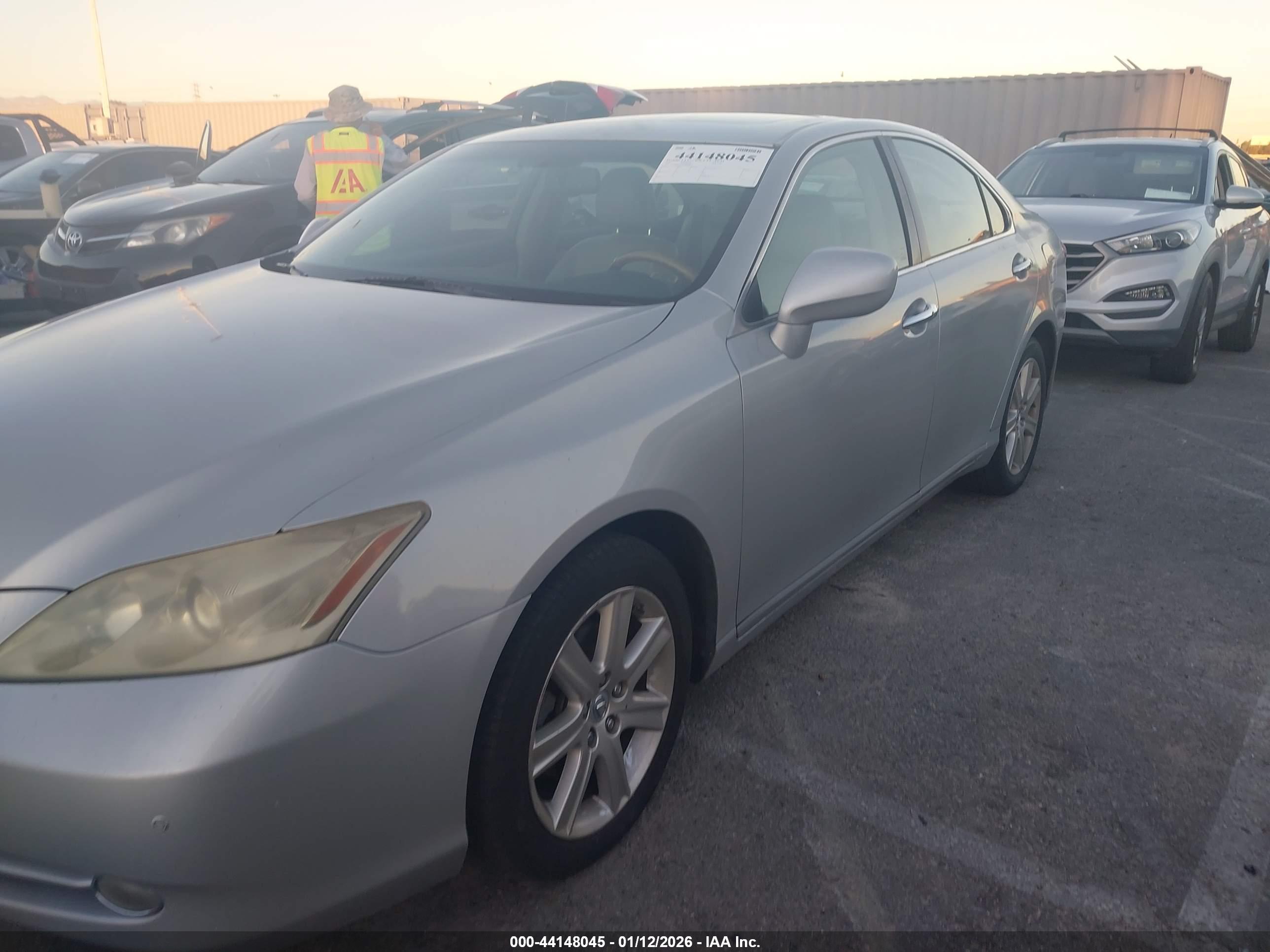 LEXUS ES image 6