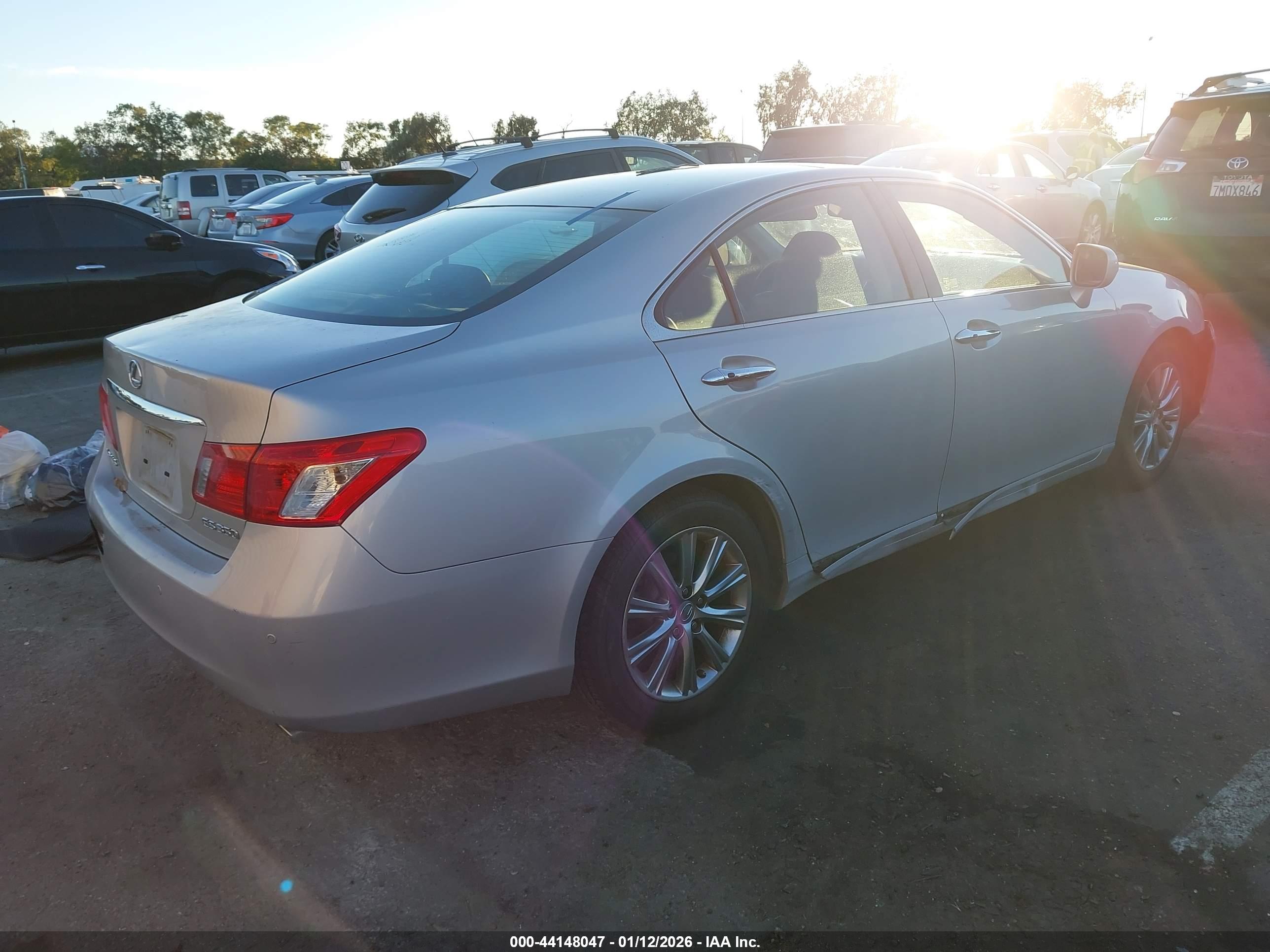 LEXUS ES image 4