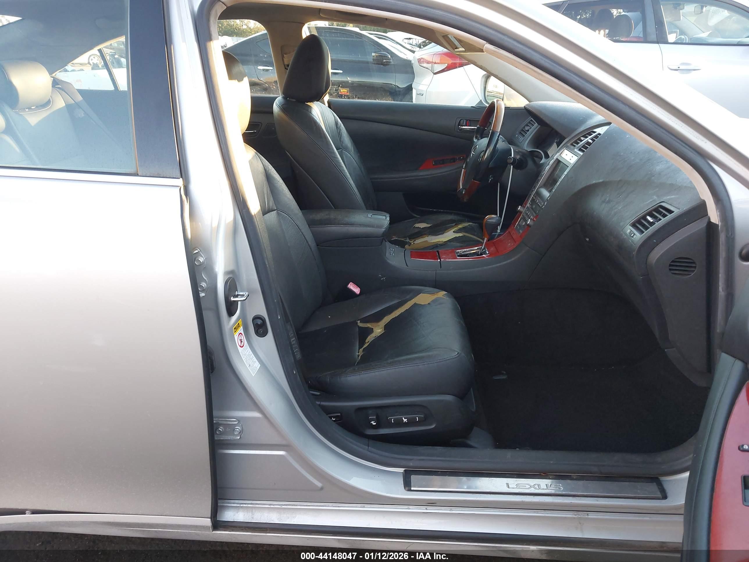 LEXUS ES image 5