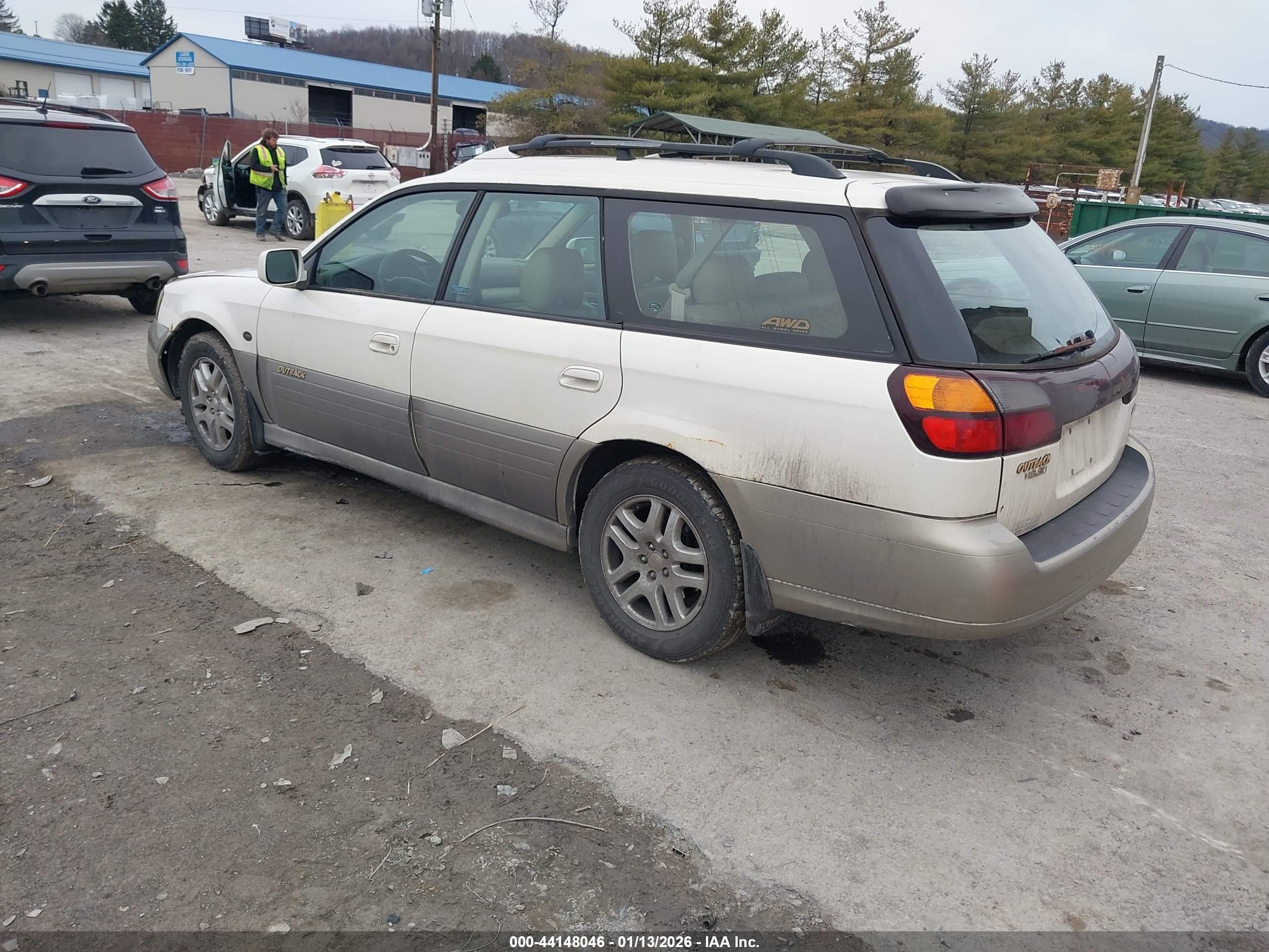 SUBARU OUTBACK image 3