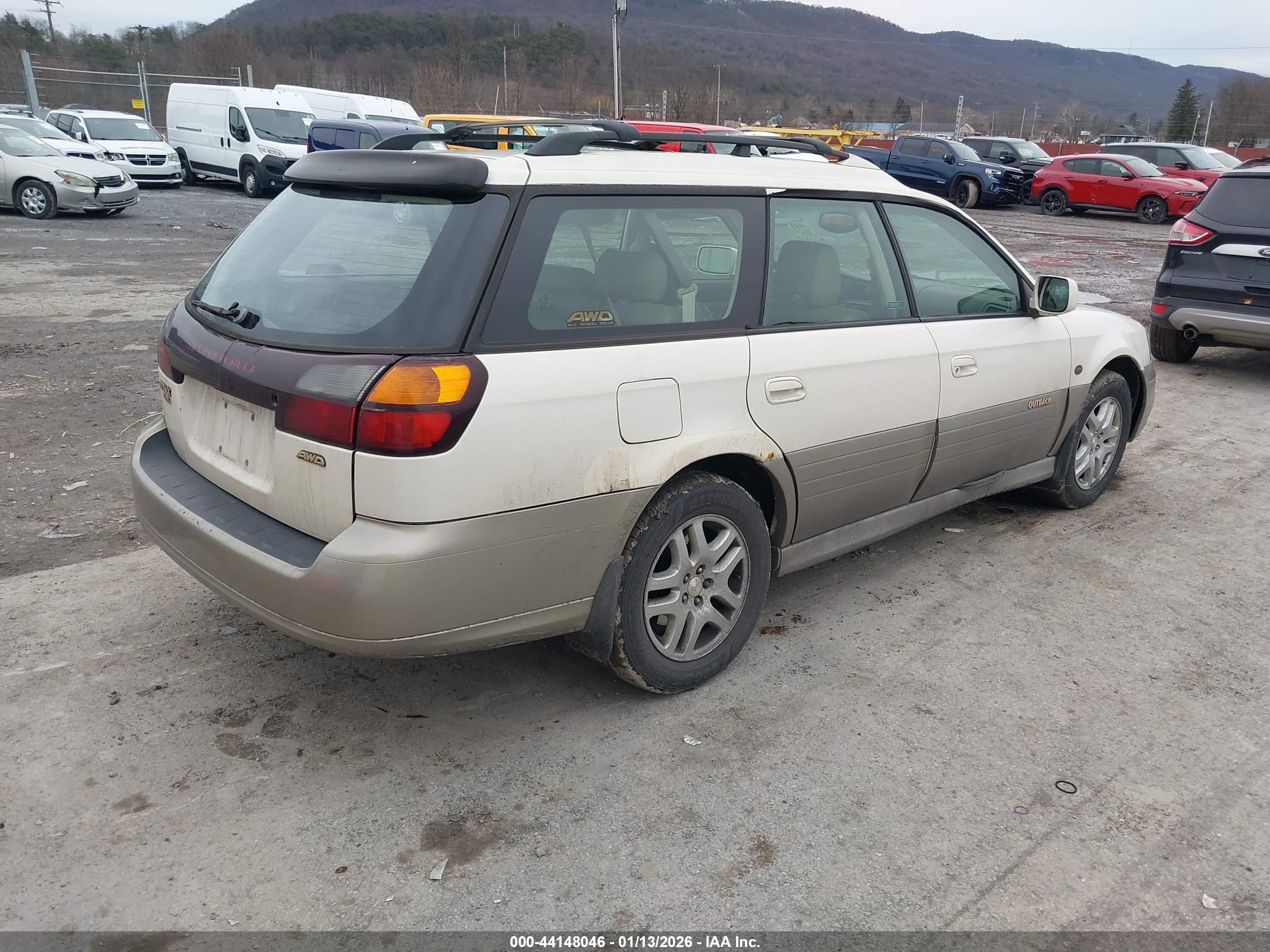 SUBARU OUTBACK image 4