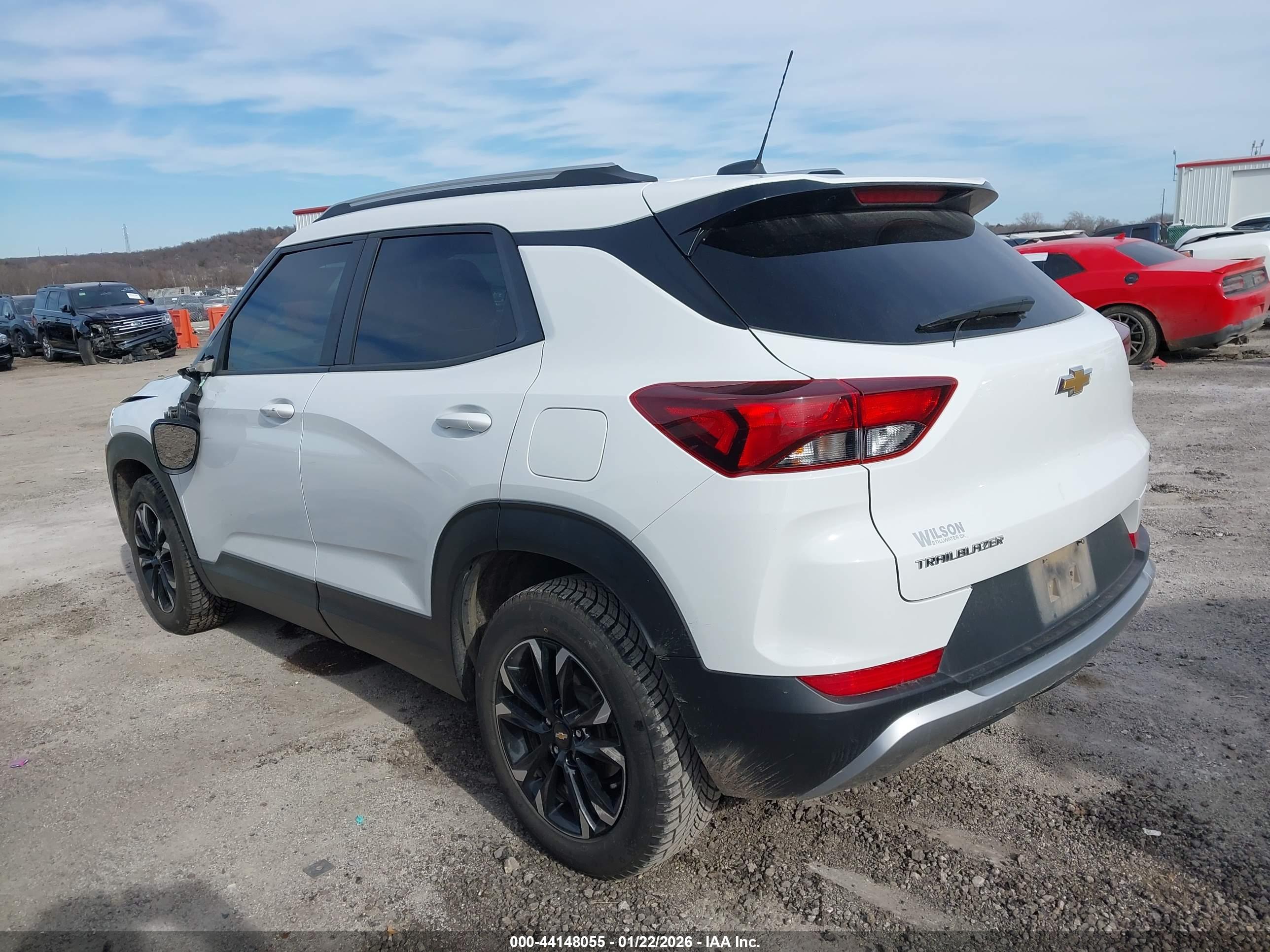 CHEVROLET TRAILBLAZER image 3