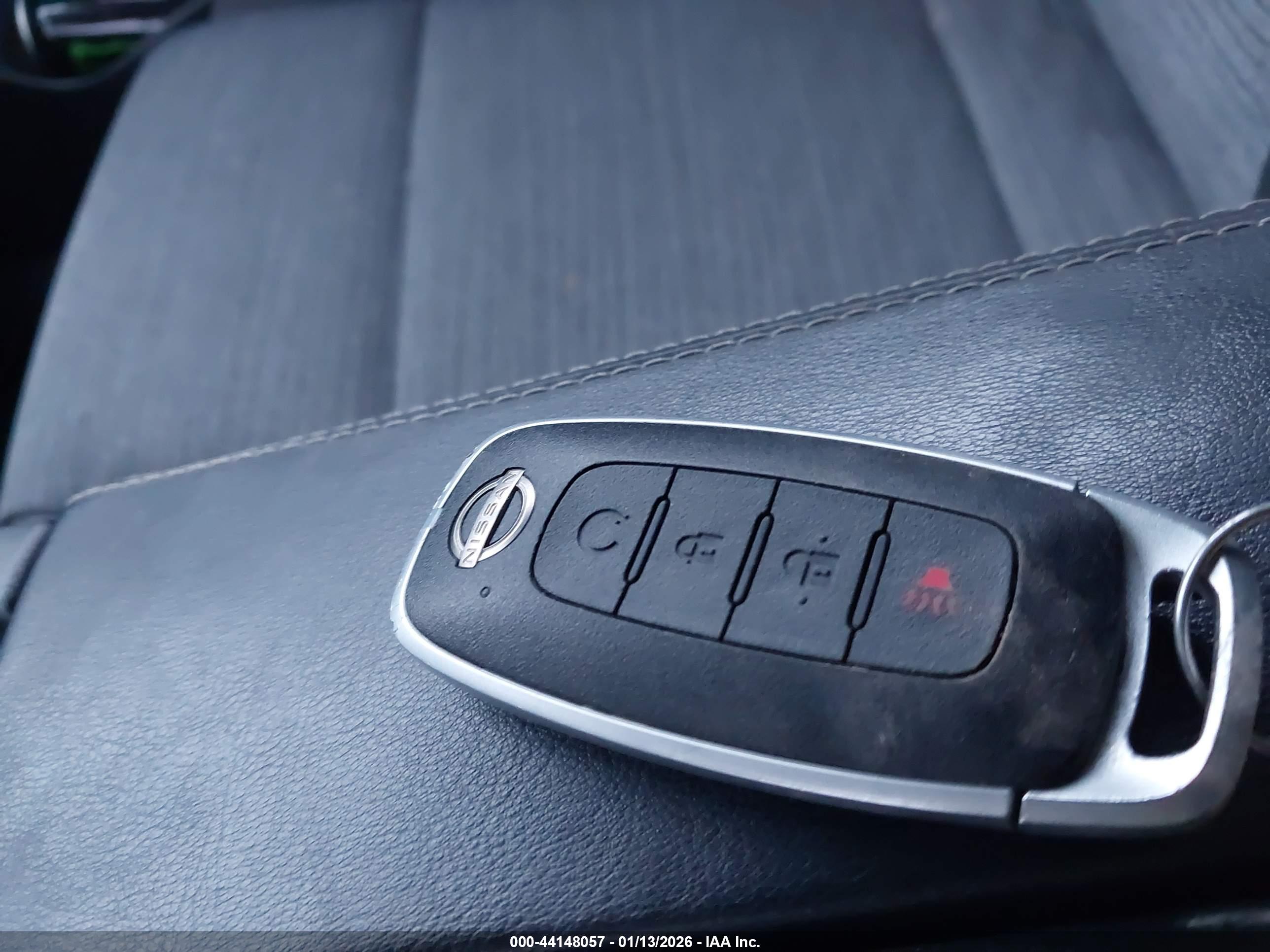 NISSAN ROGUE image 11