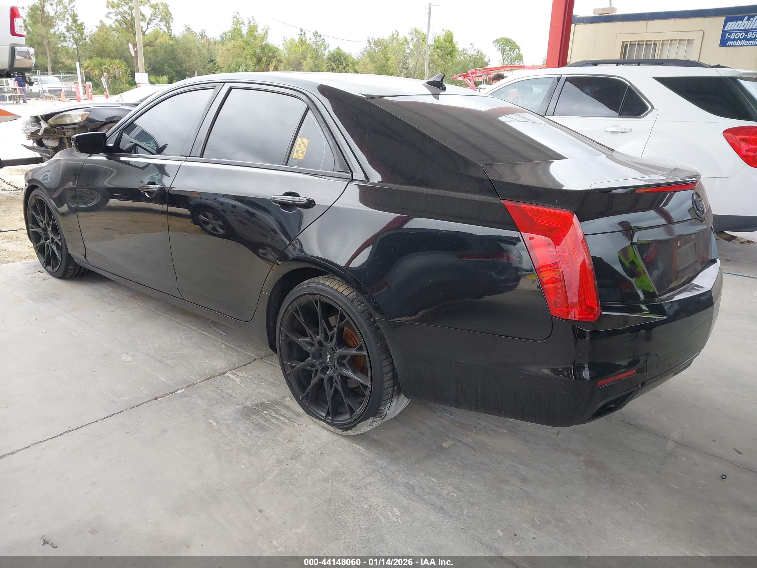 CADILLAC CTS image 3