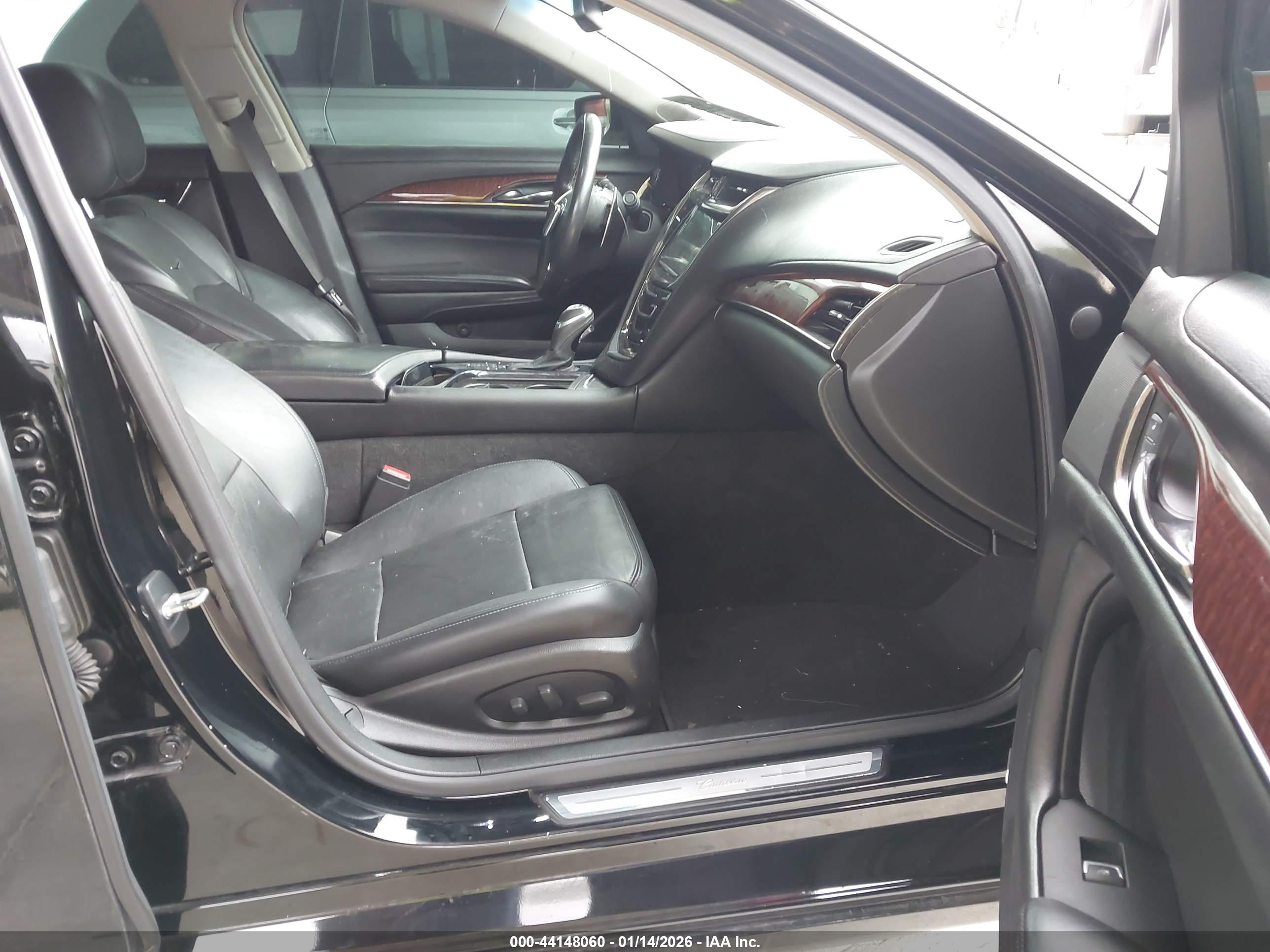 CADILLAC CTS image 5