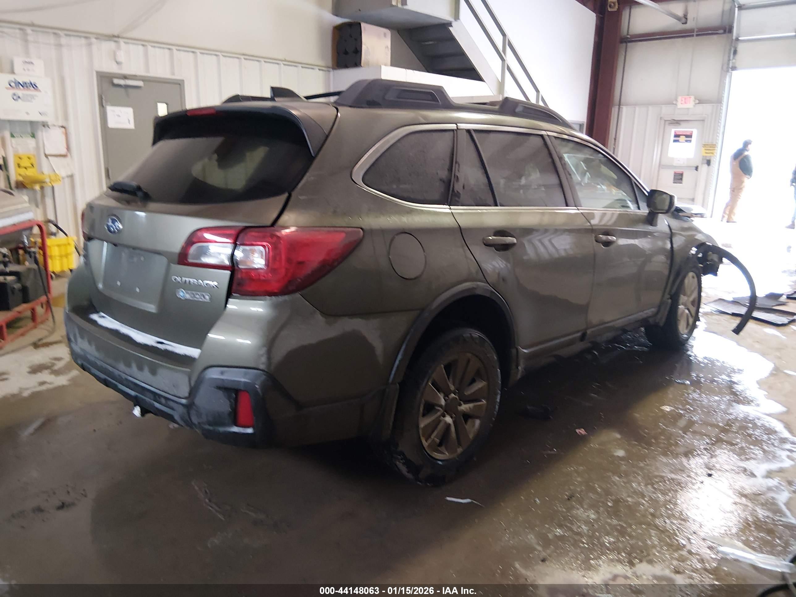 SUBARU OUTBACK image 4