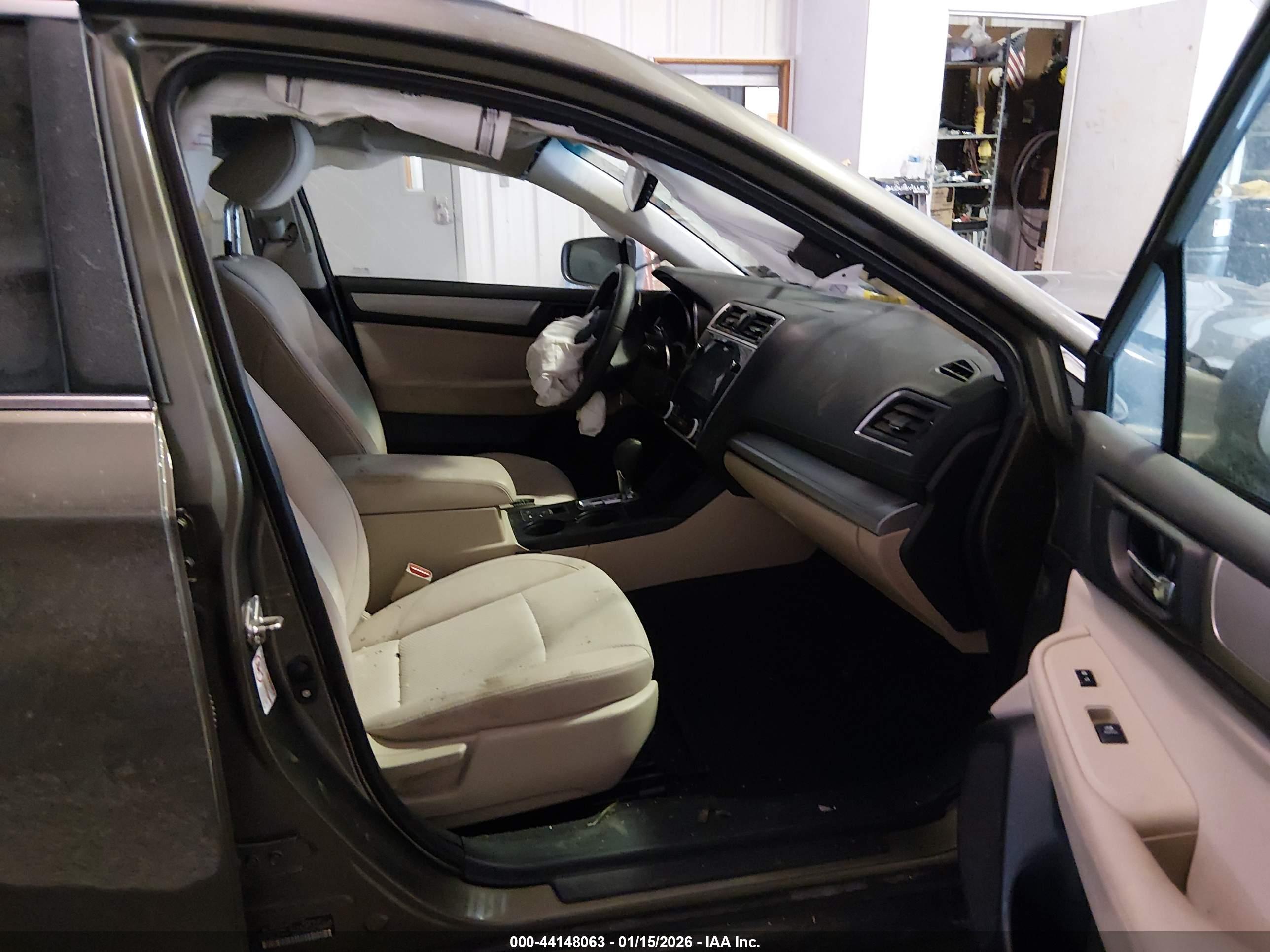 SUBARU OUTBACK image 5