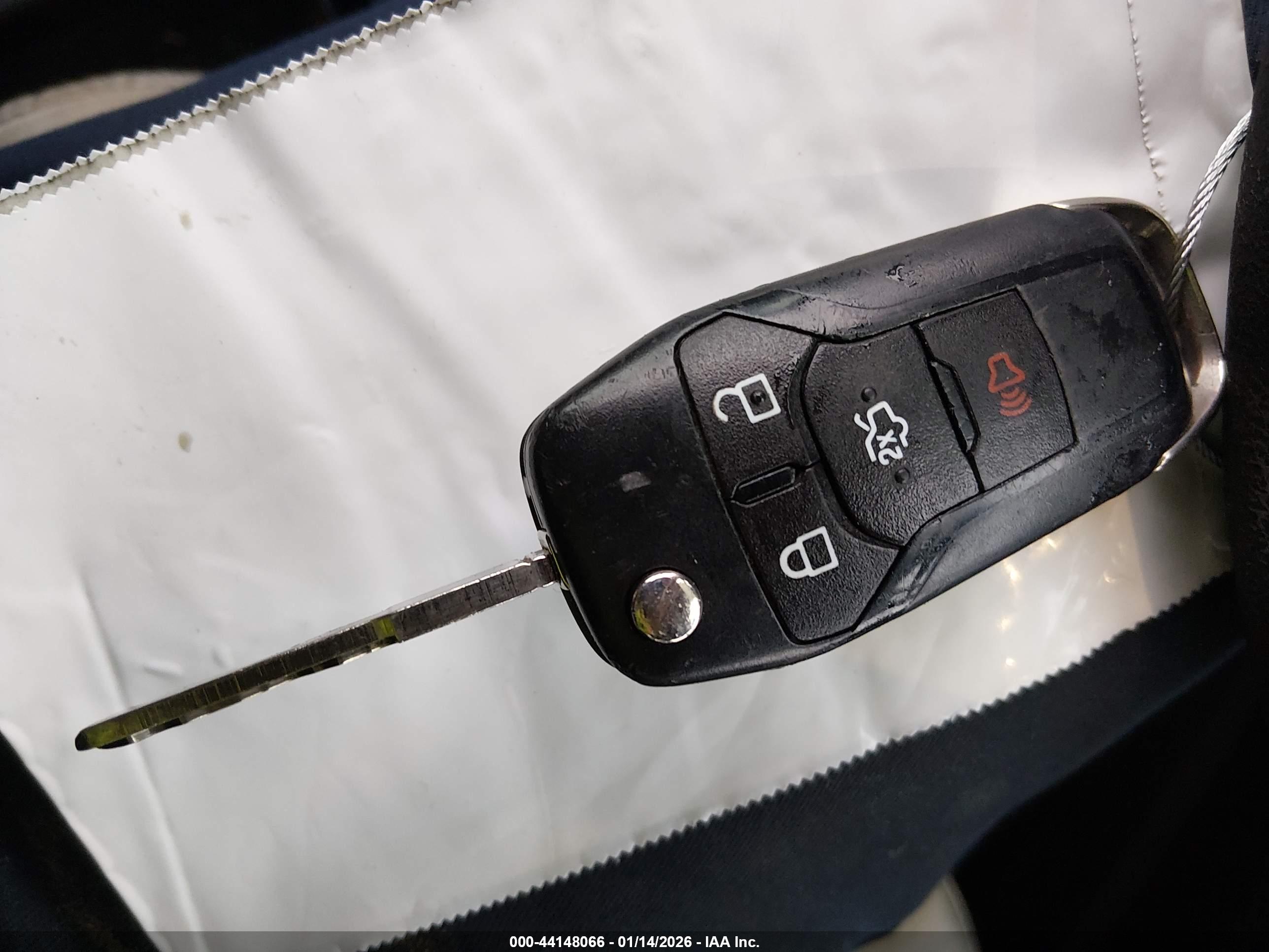 FORD FUSION image 11