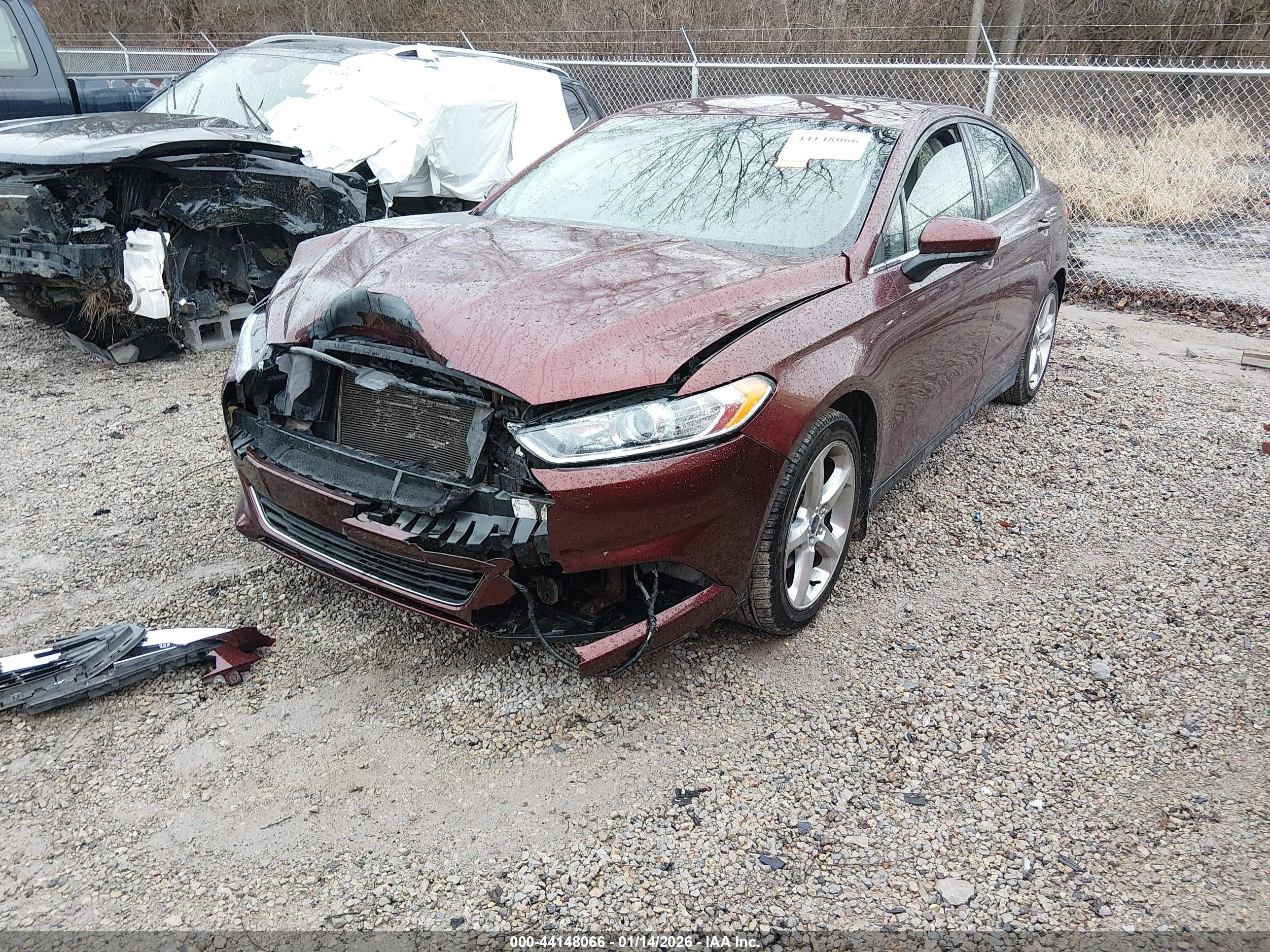 FORD FUSION image 2