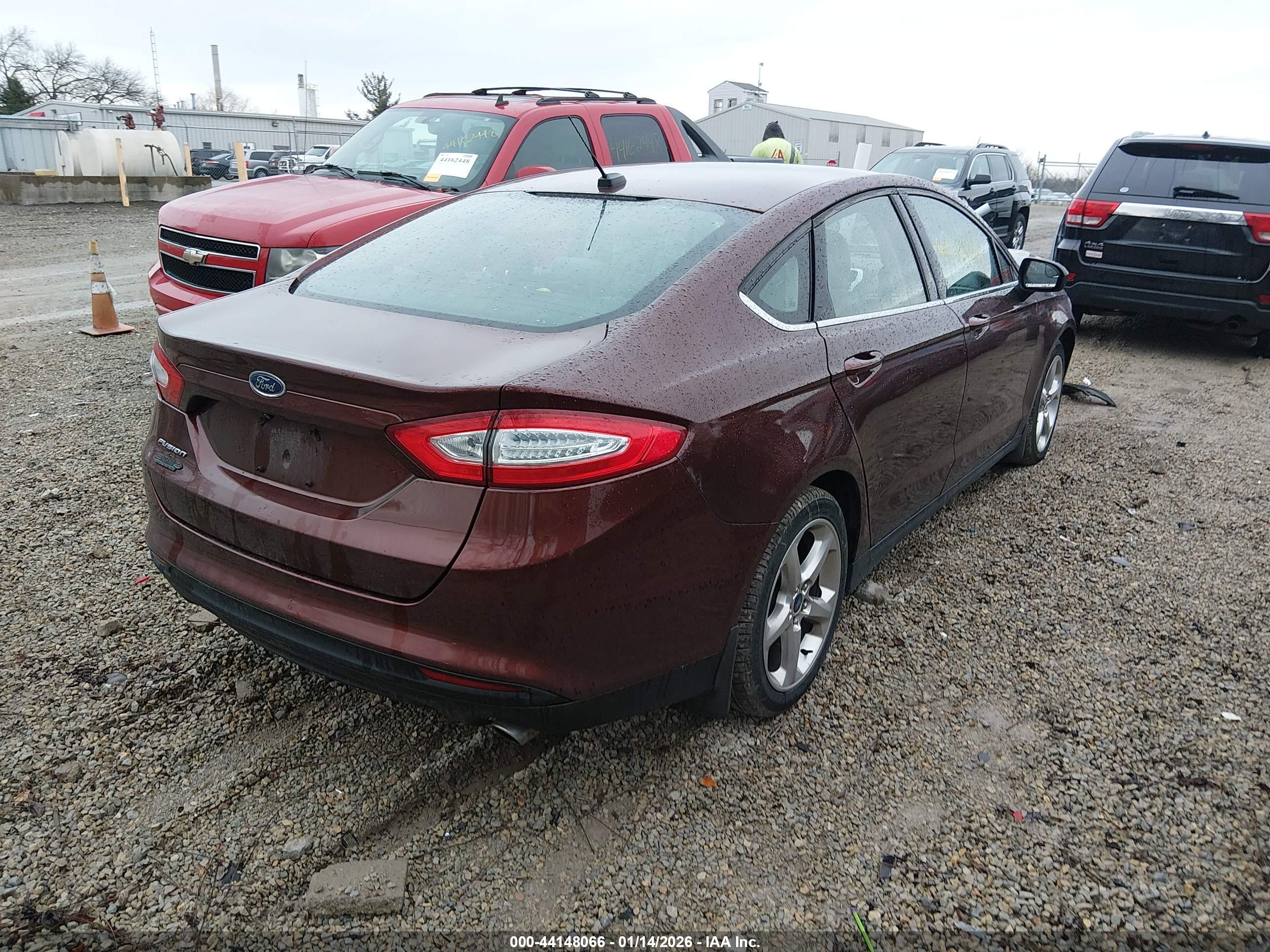 FORD FUSION image 4
