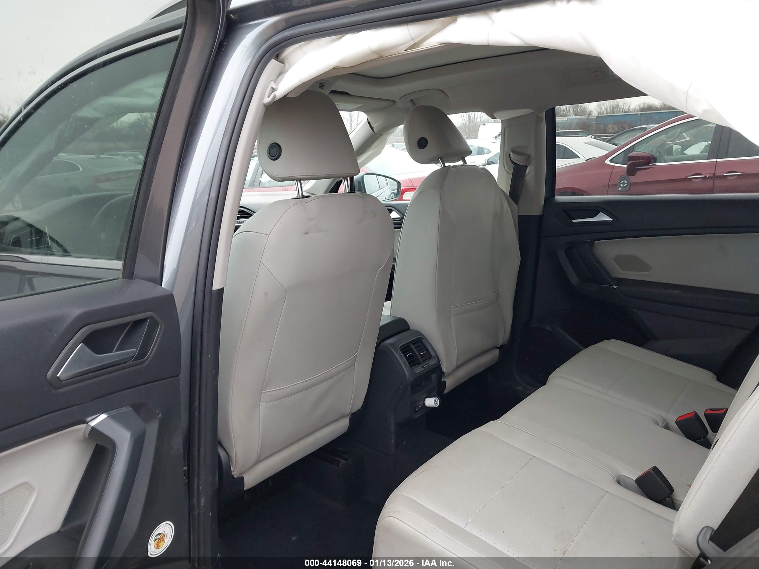 VOLKSWAGEN TIGUAN image 8