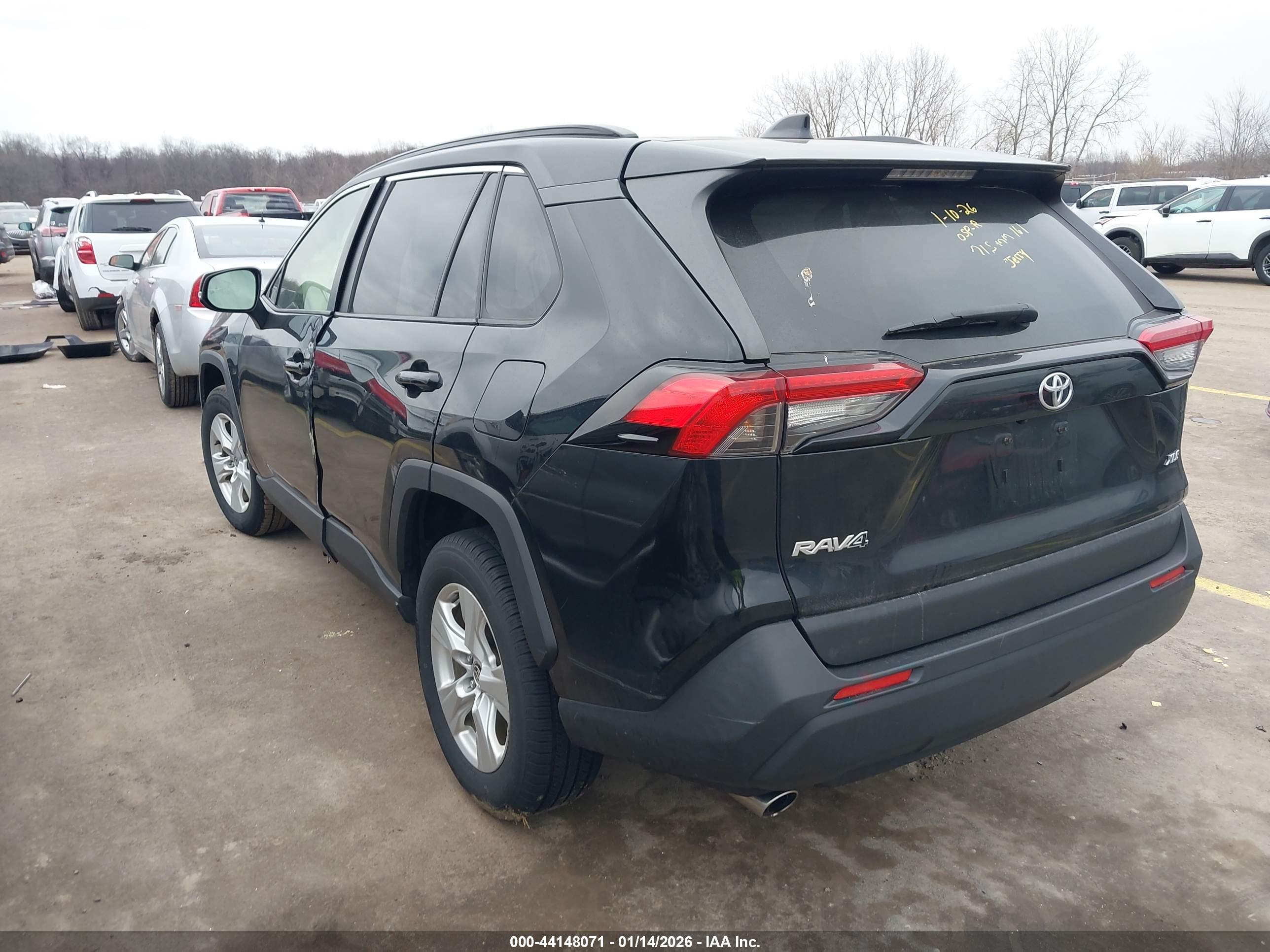 TOYOTA RAV4 image 3
