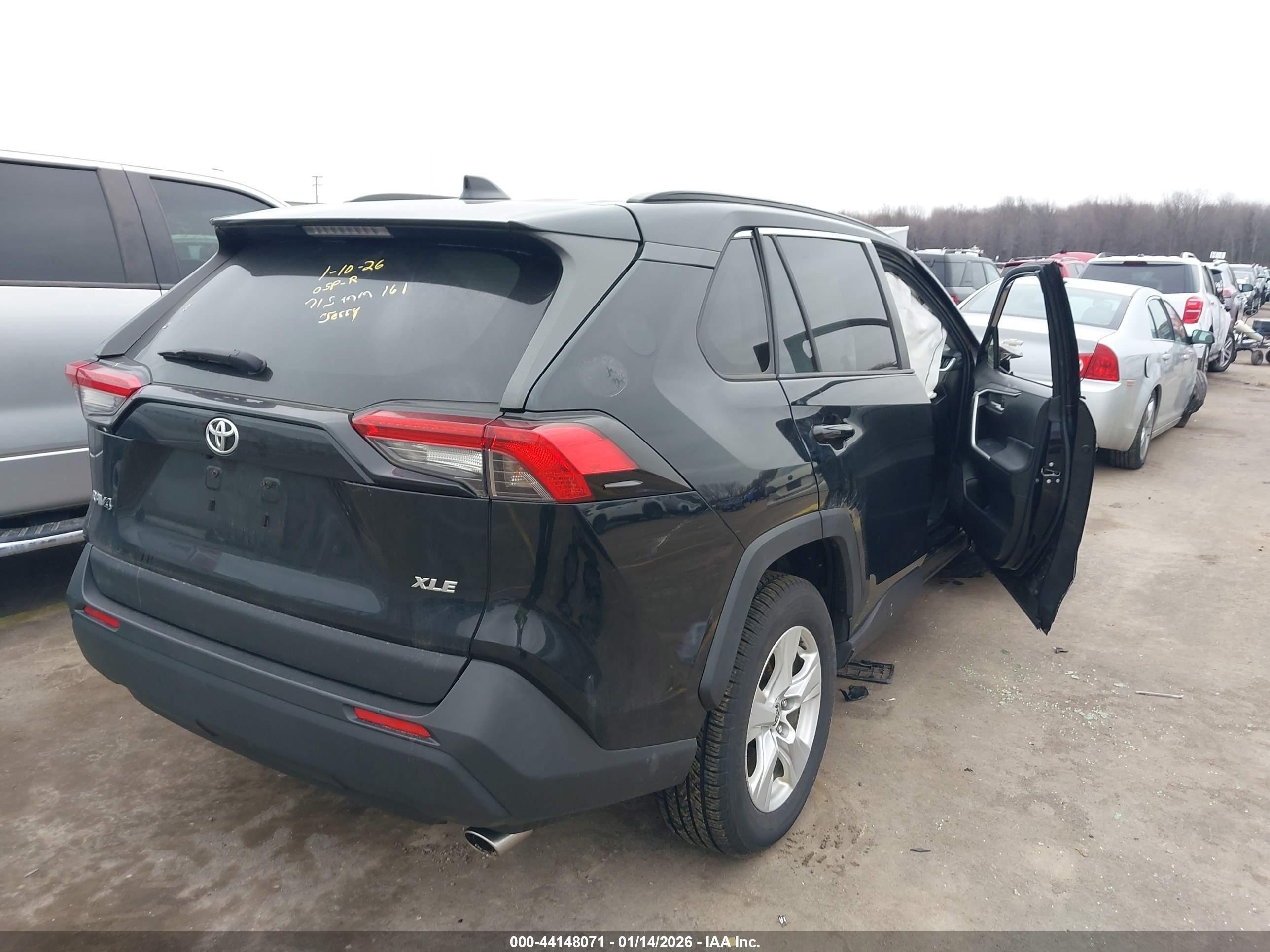 TOYOTA RAV4 image 4