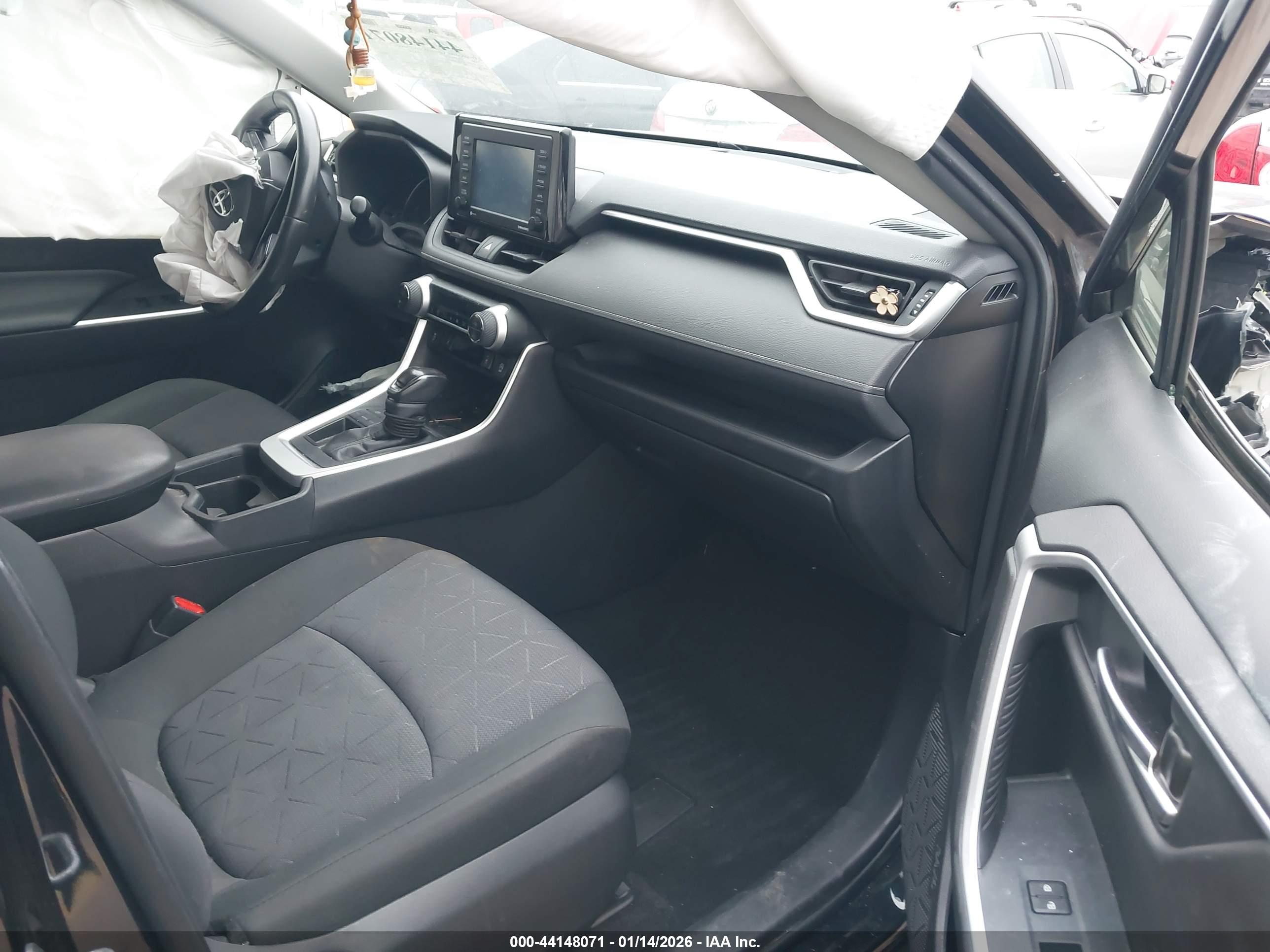 TOYOTA RAV4 image 5