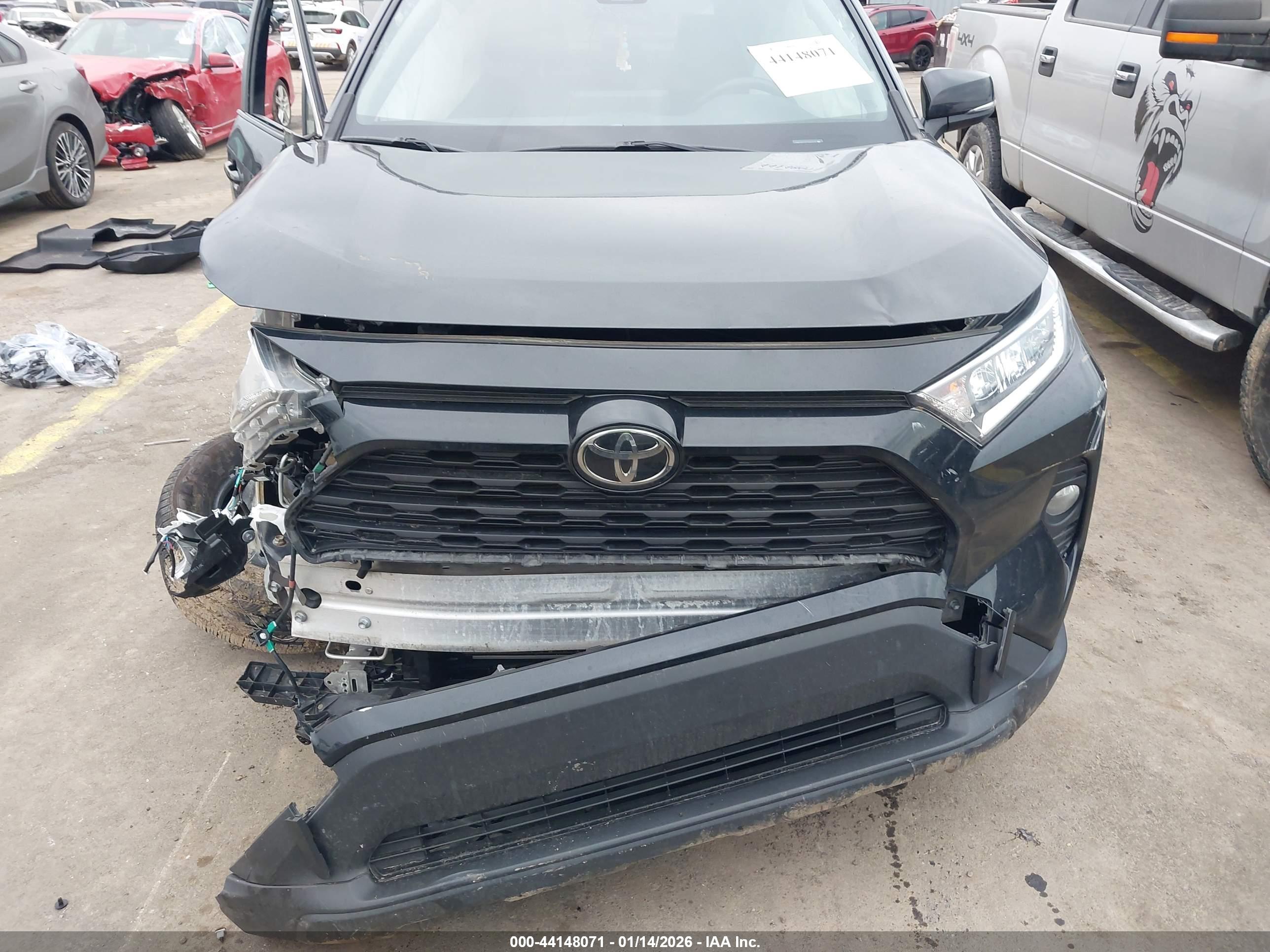 TOYOTA RAV4 image 6