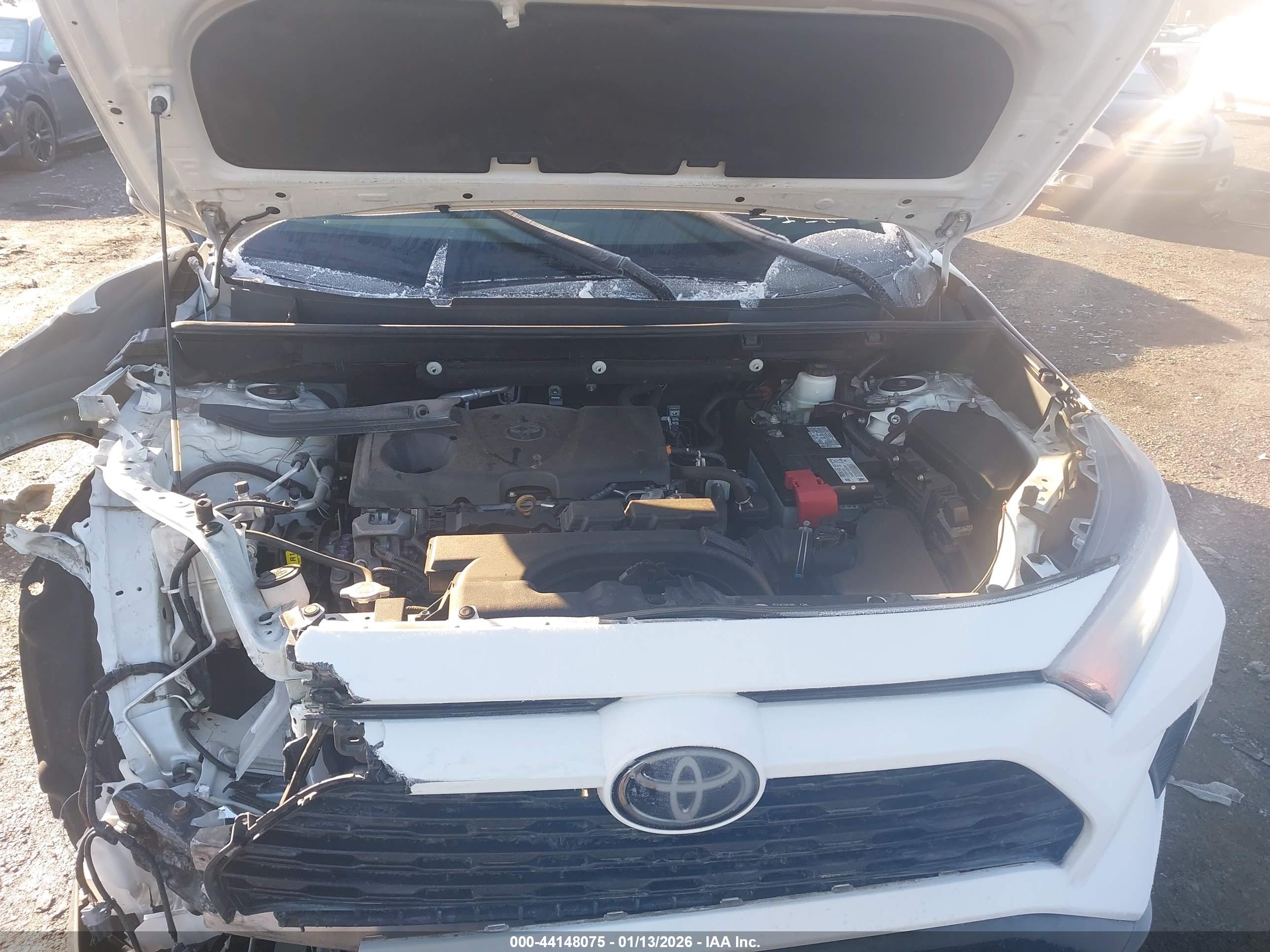TOYOTA RAV4 image 10