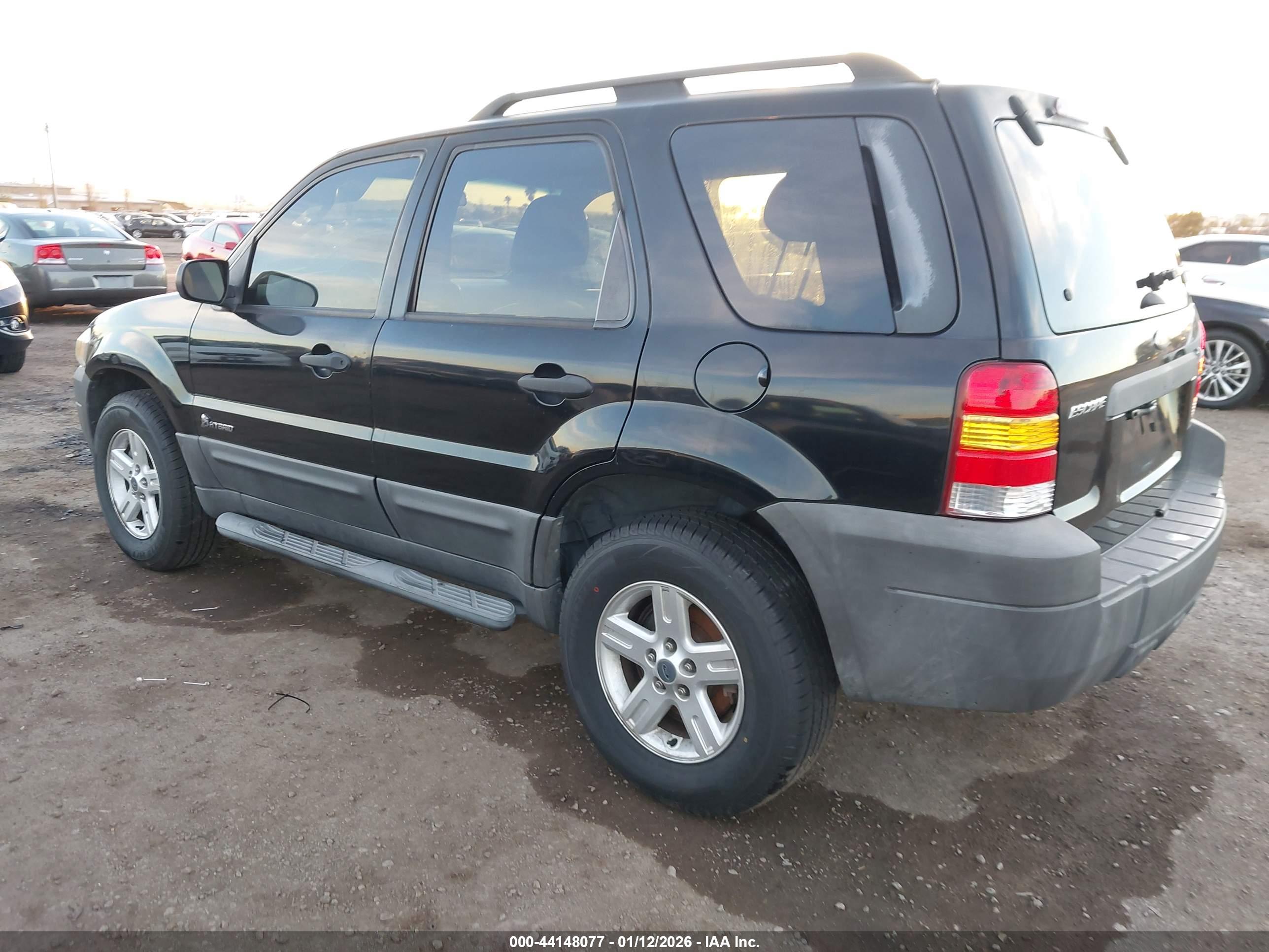 FORD ESCAPE image 3