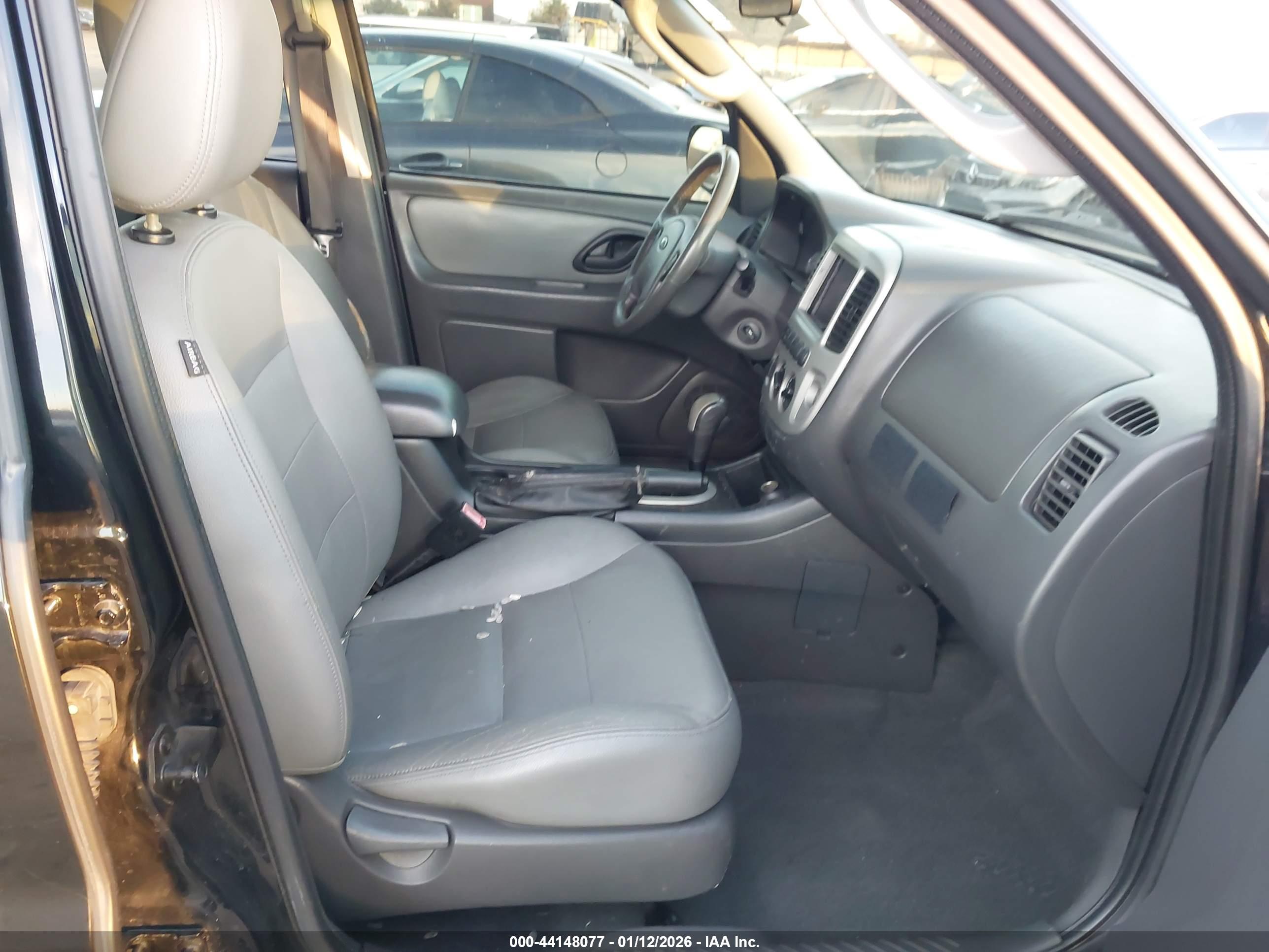 FORD ESCAPE image 5