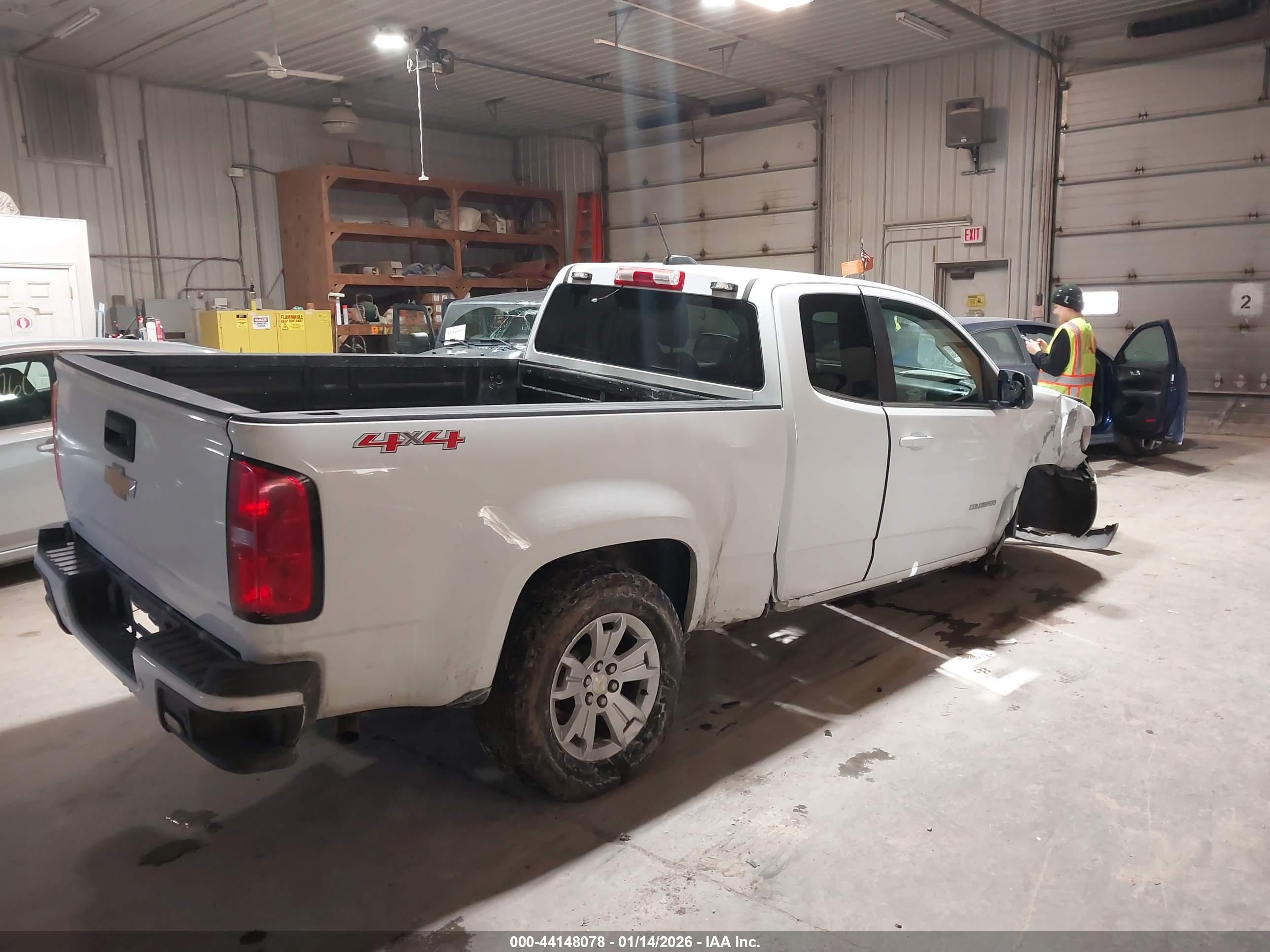 CHEVROLET COLORADO image 4