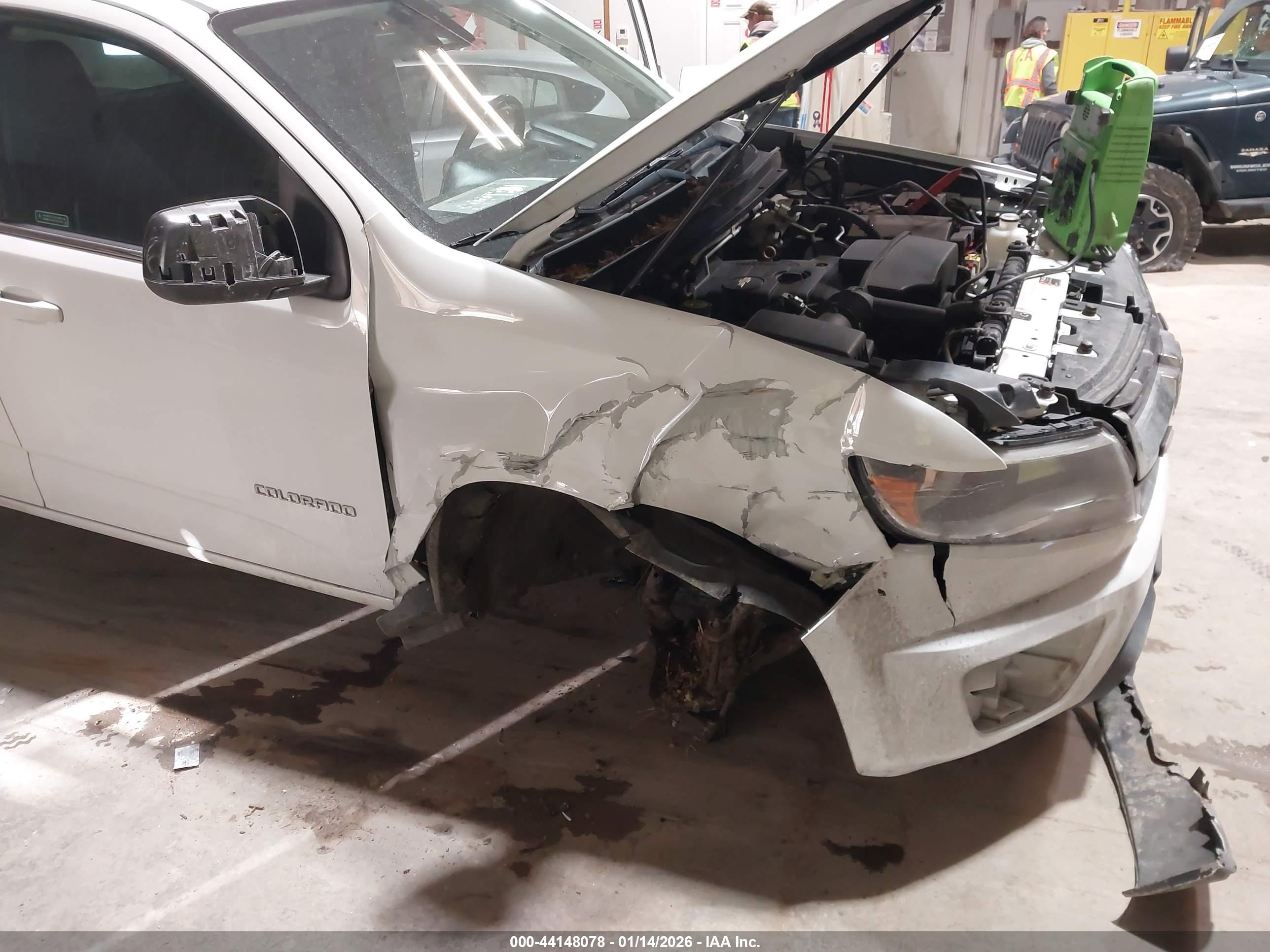 CHEVROLET COLORADO image 6