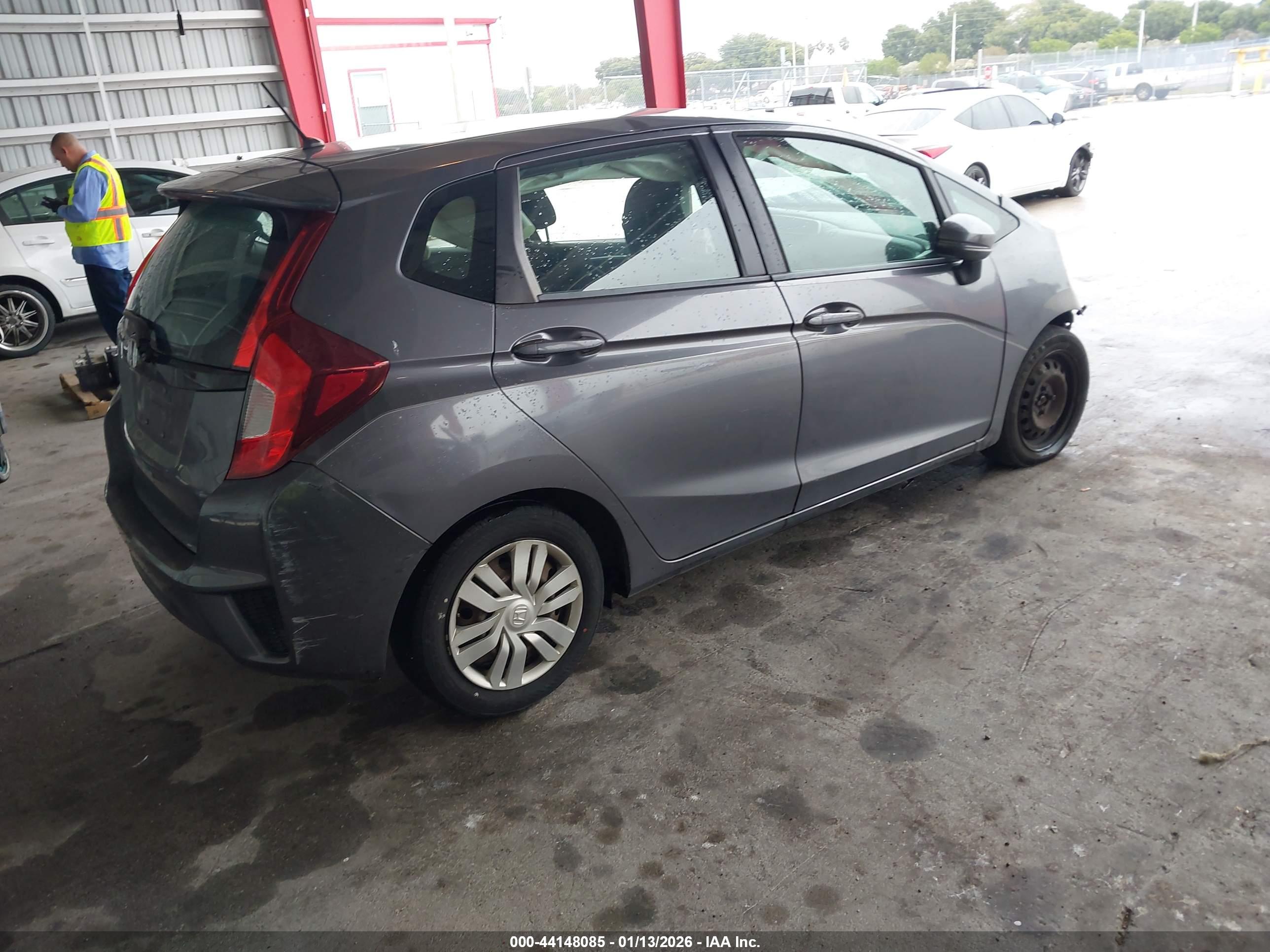 HONDA FIT image 4