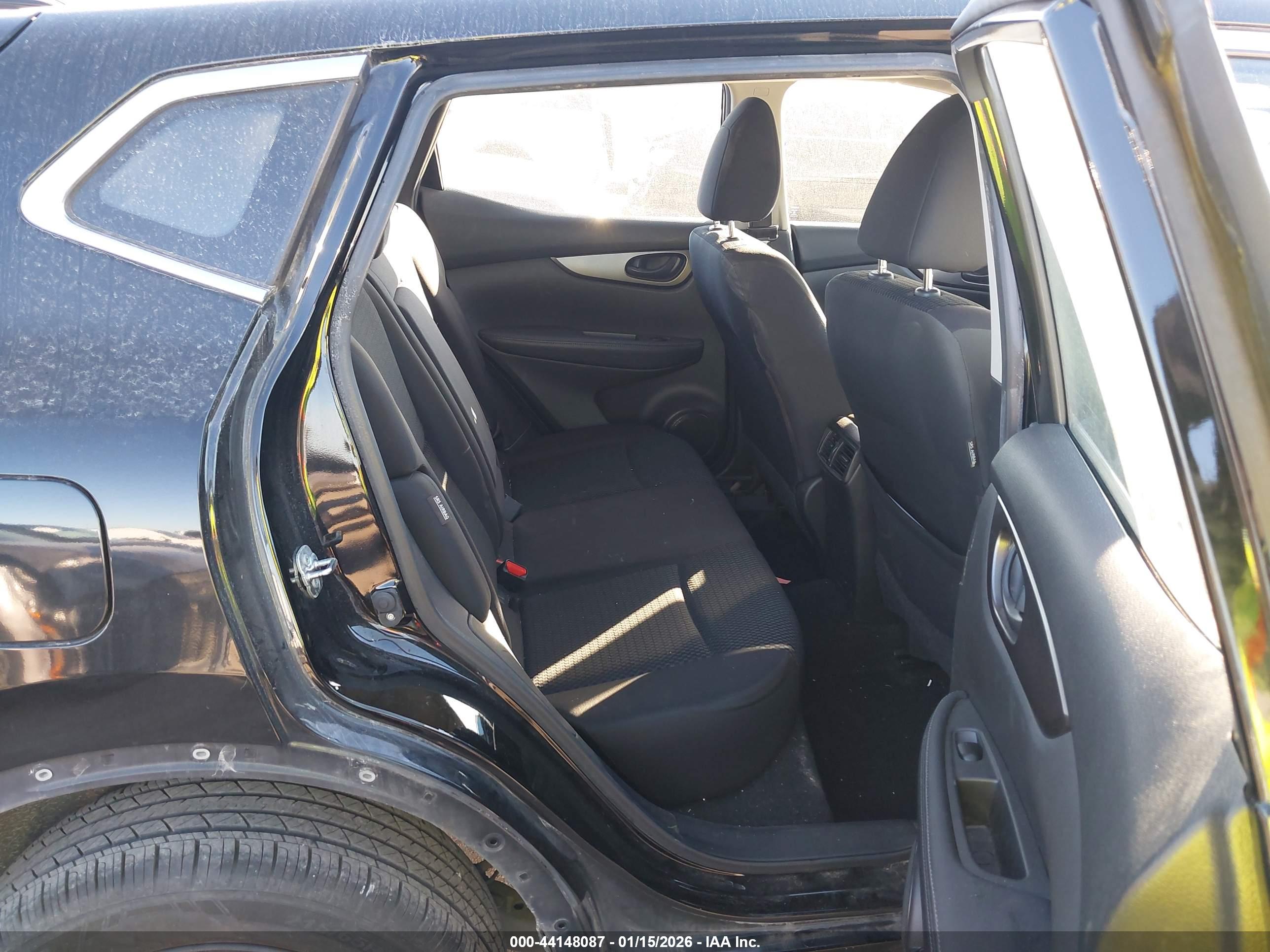 NISSAN ROGUE image 8